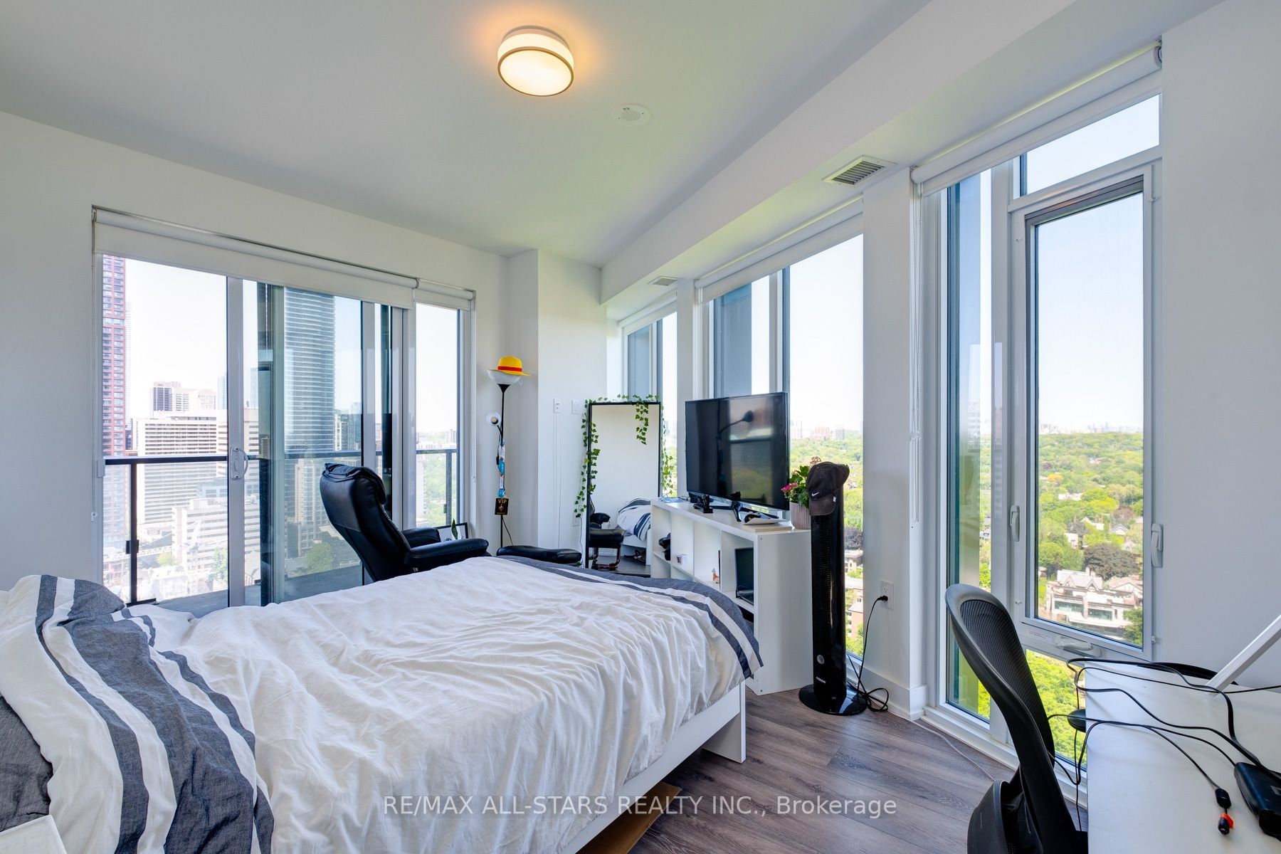 575 Bloor Street E, #2302