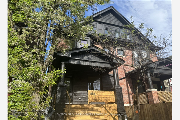 853 Manning Ave, Toronto