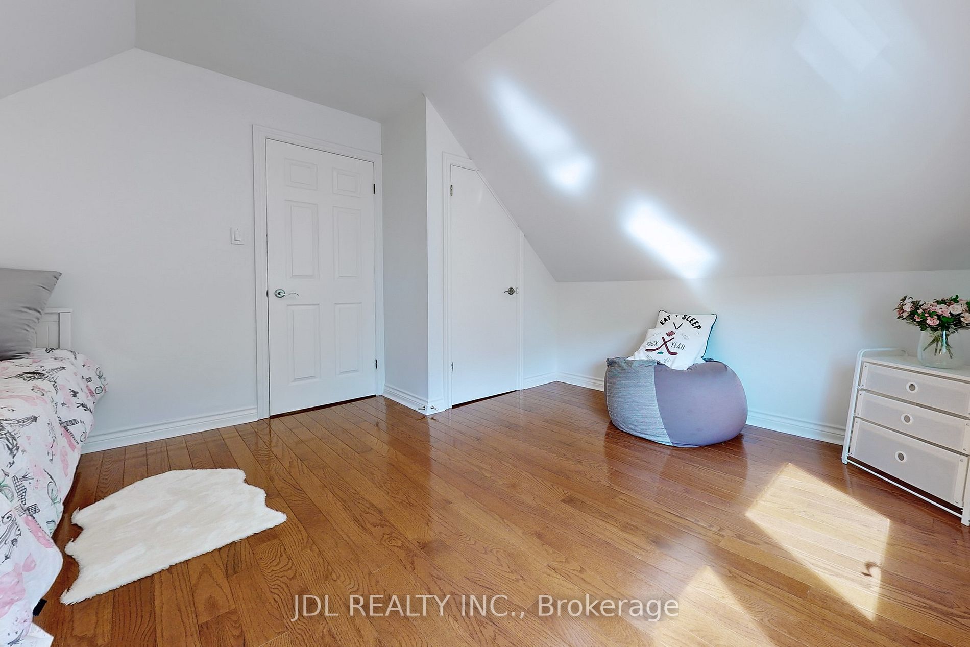 108 Hilton Ave