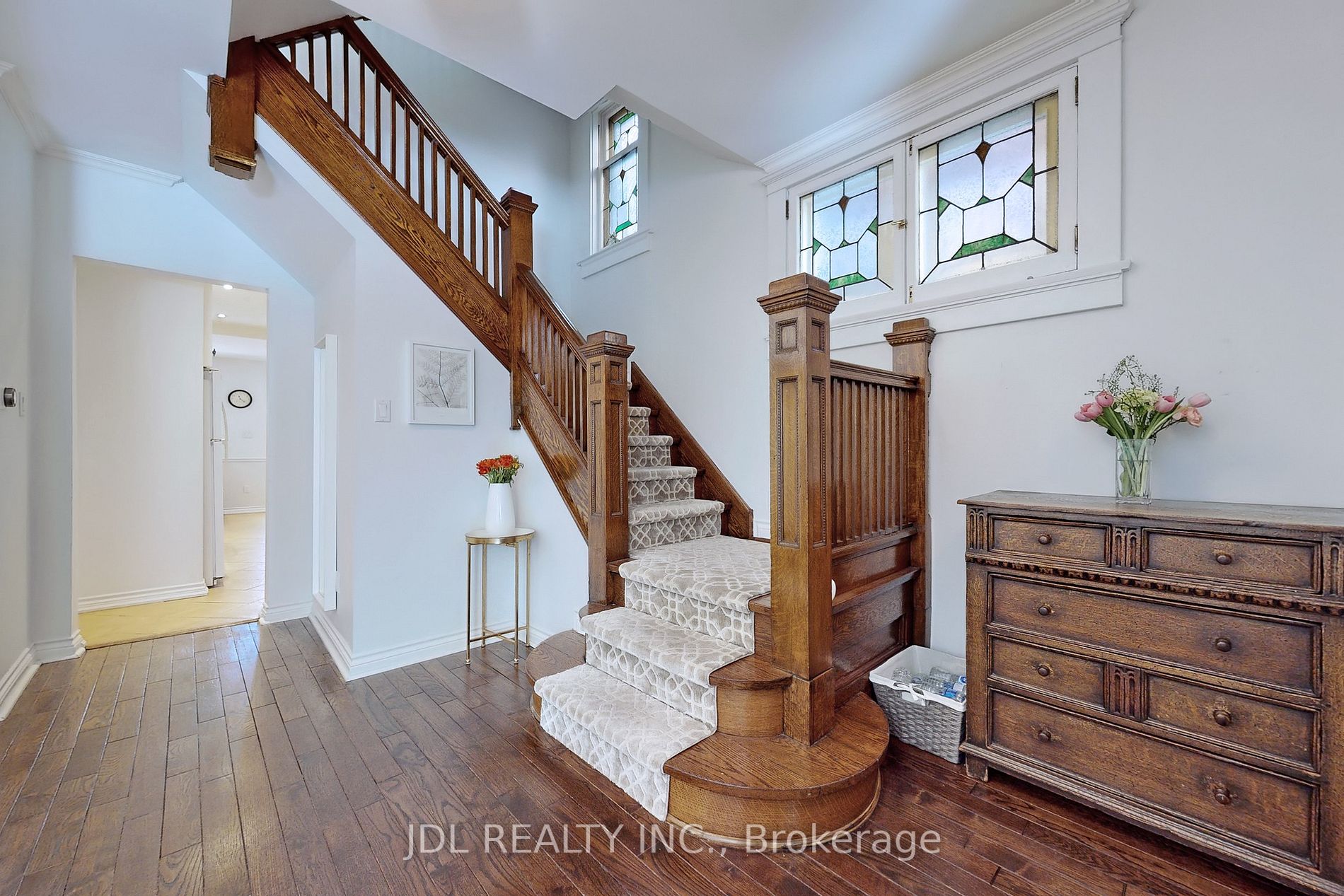 108 Hilton Ave