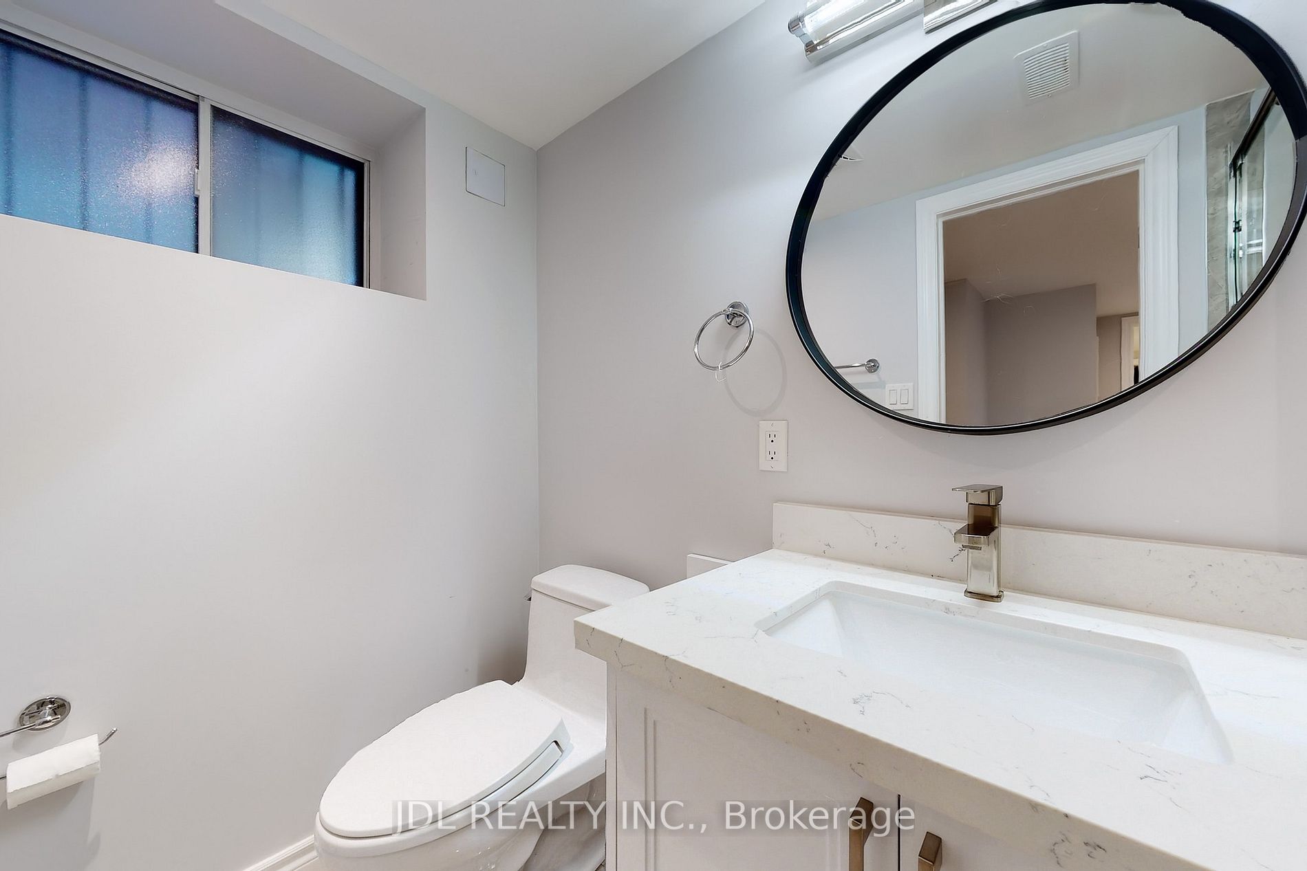 108 Hilton Ave