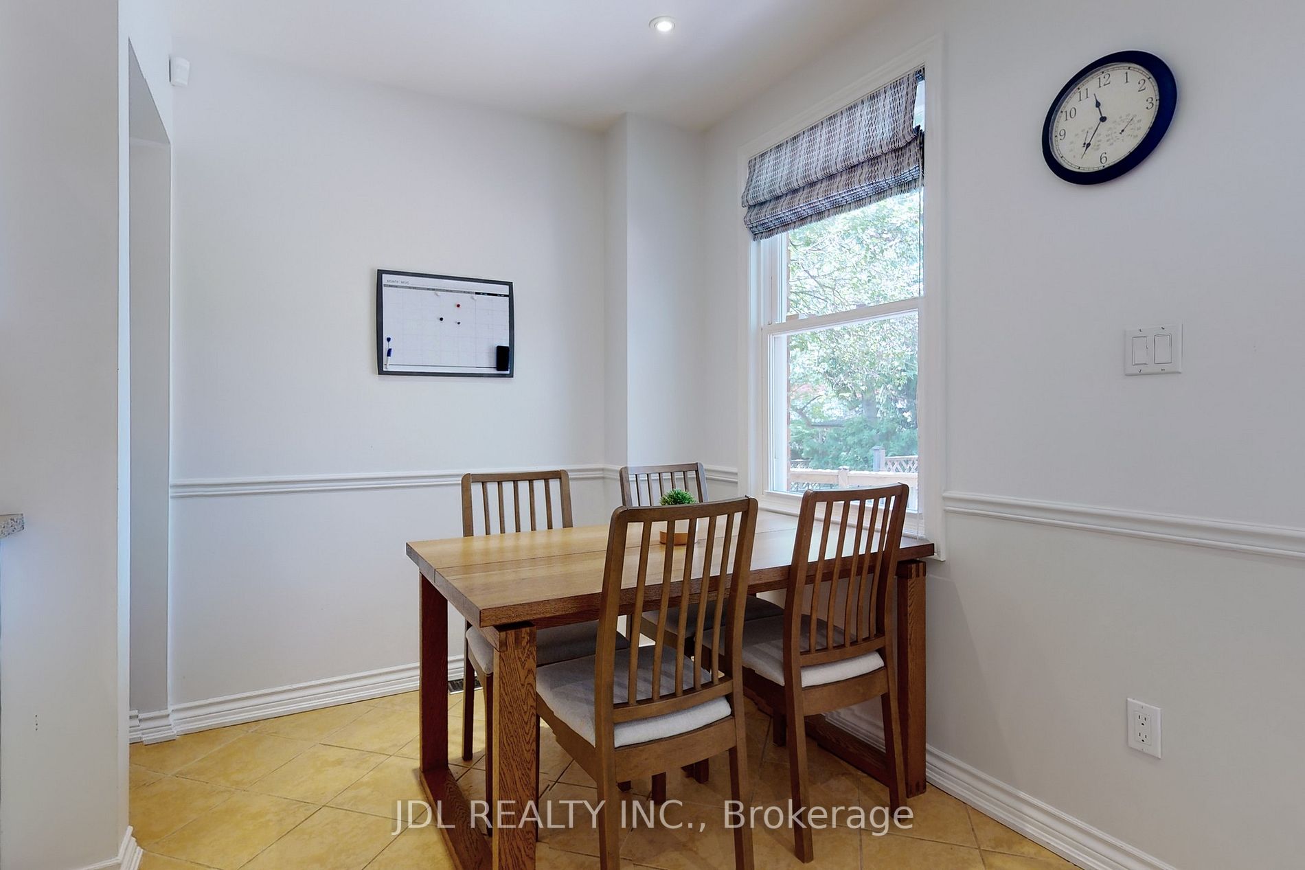 108 Hilton Ave