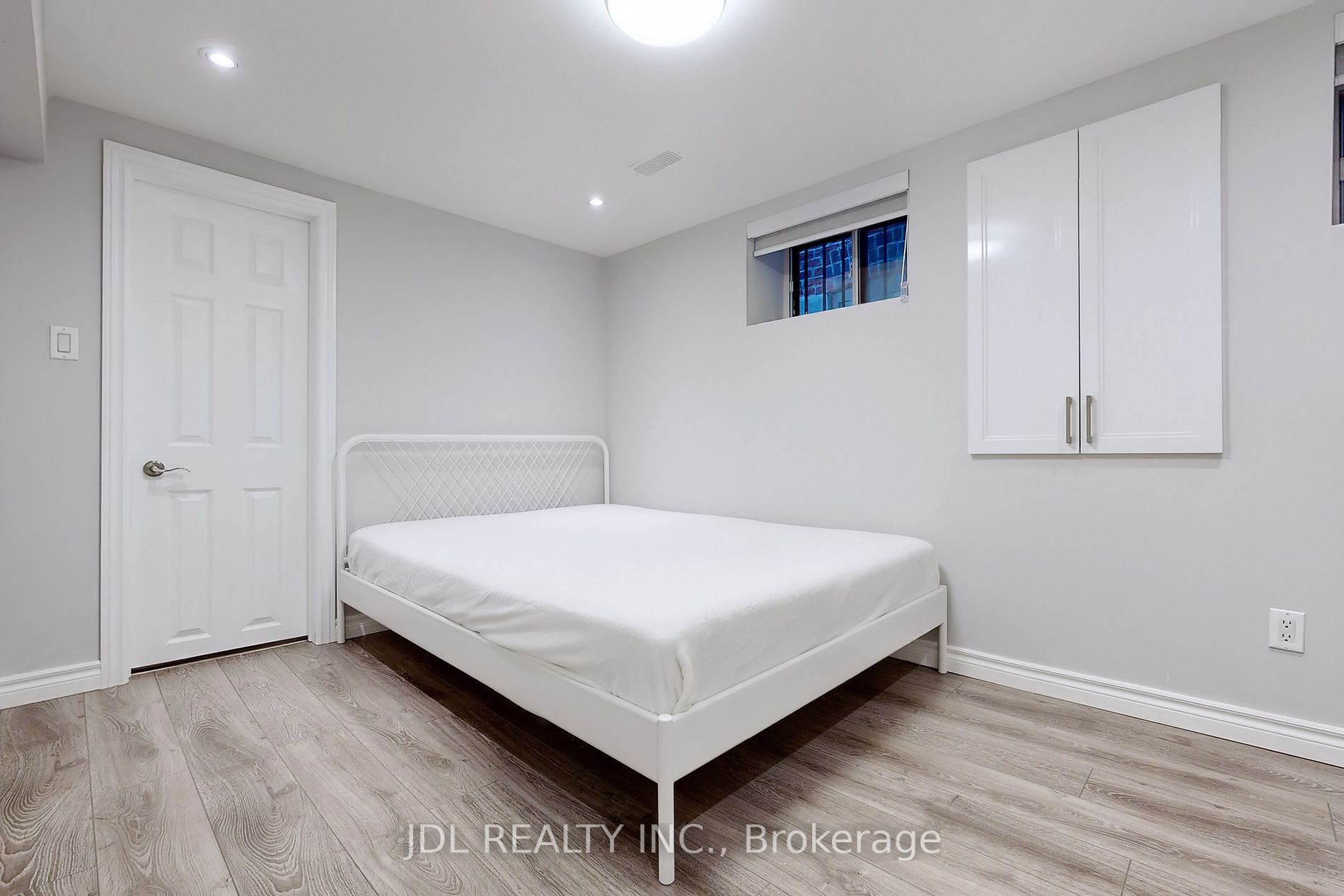 108 Hilton Ave