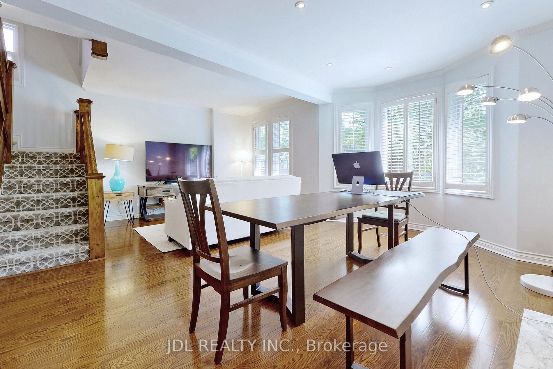 108 Hilton Ave
