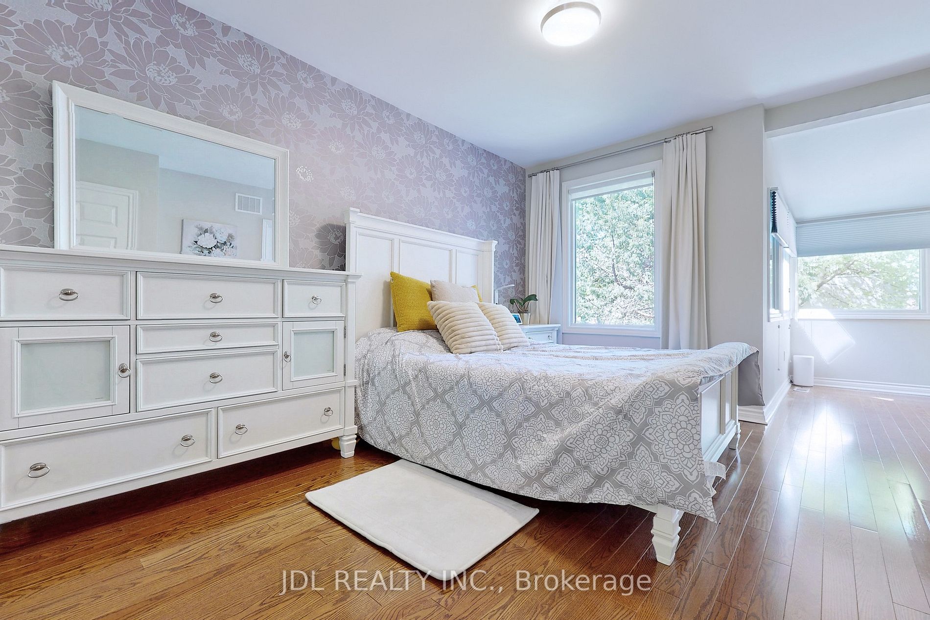 108 Hilton Ave