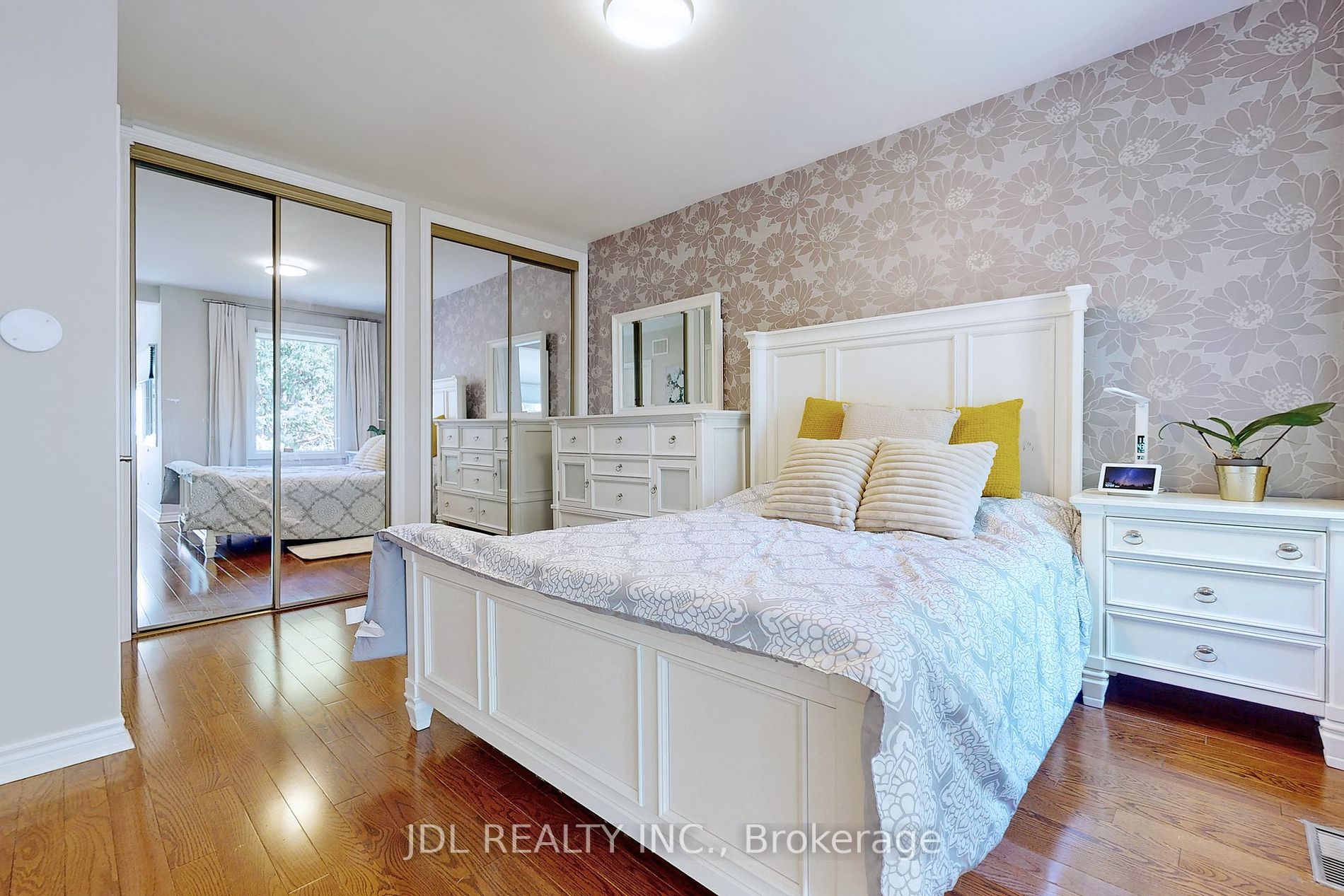 108 Hilton Ave