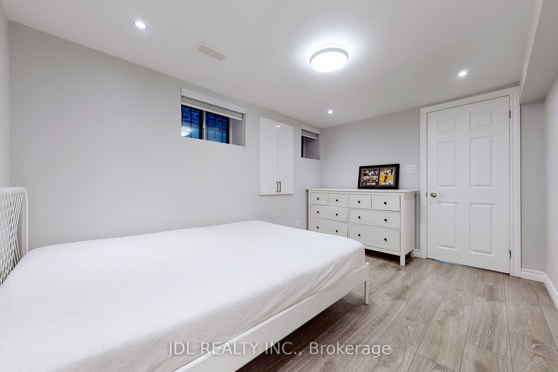 108 Hilton Ave