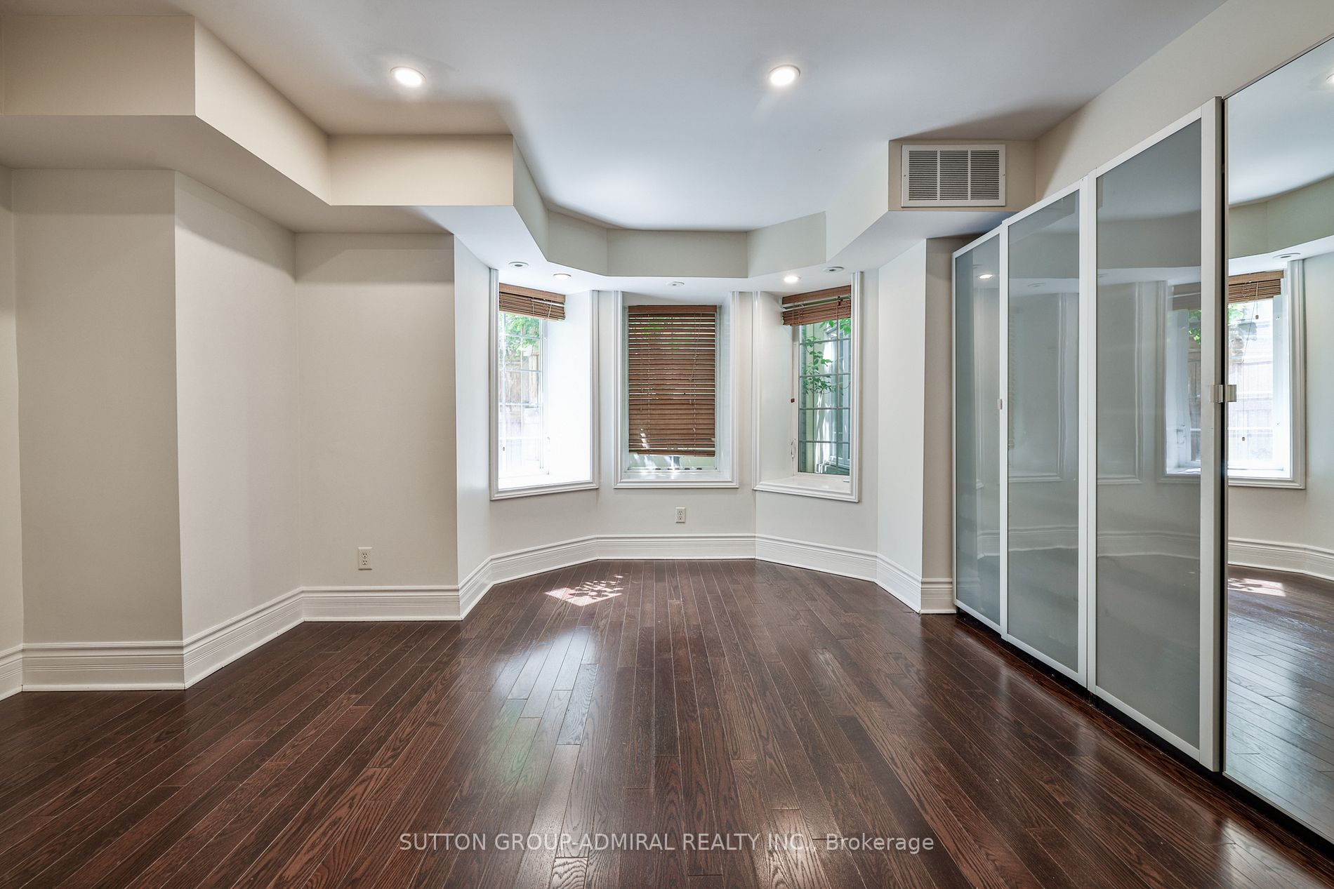 539 Jarvis Street, #M3