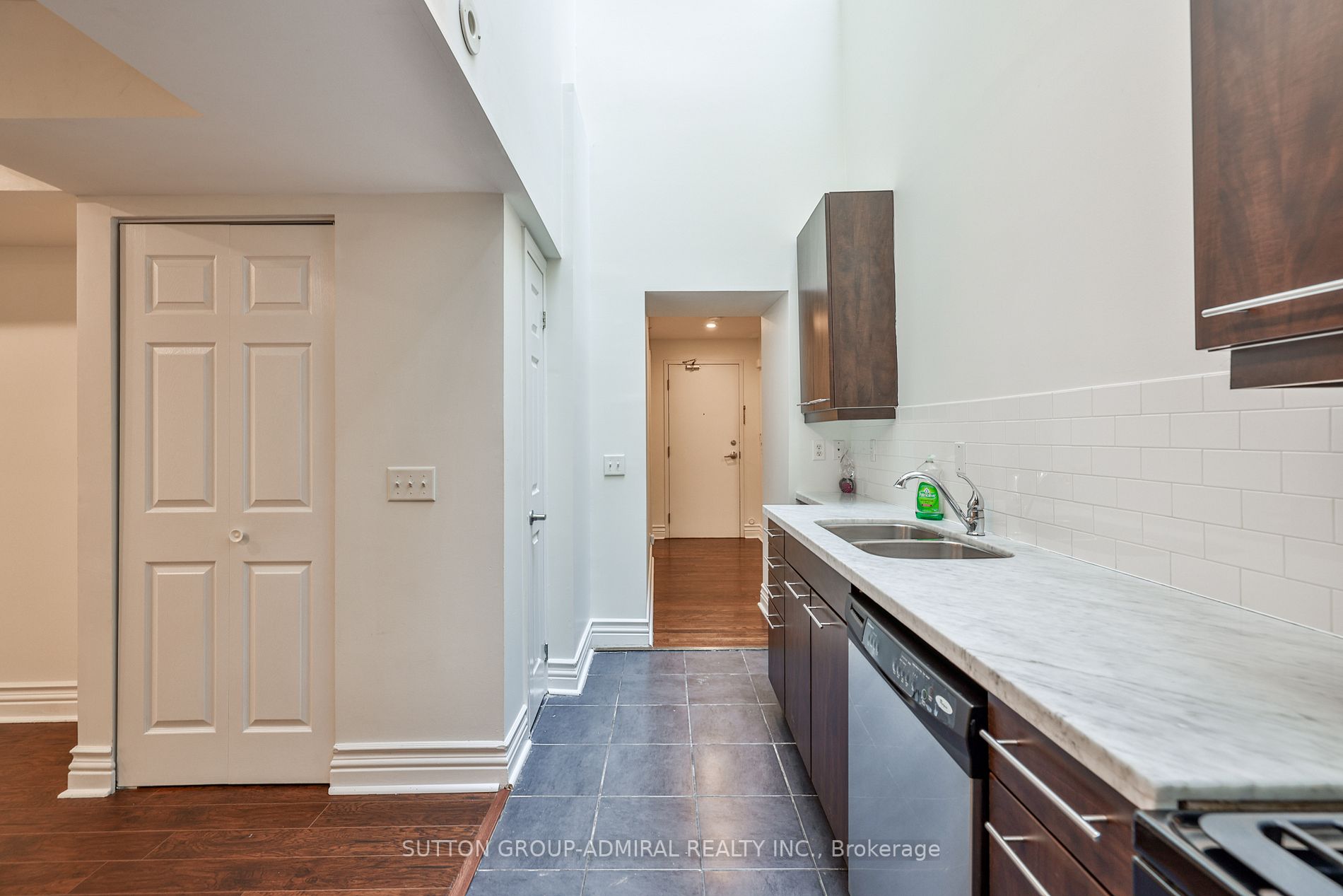 539 Jarvis Street, #M3