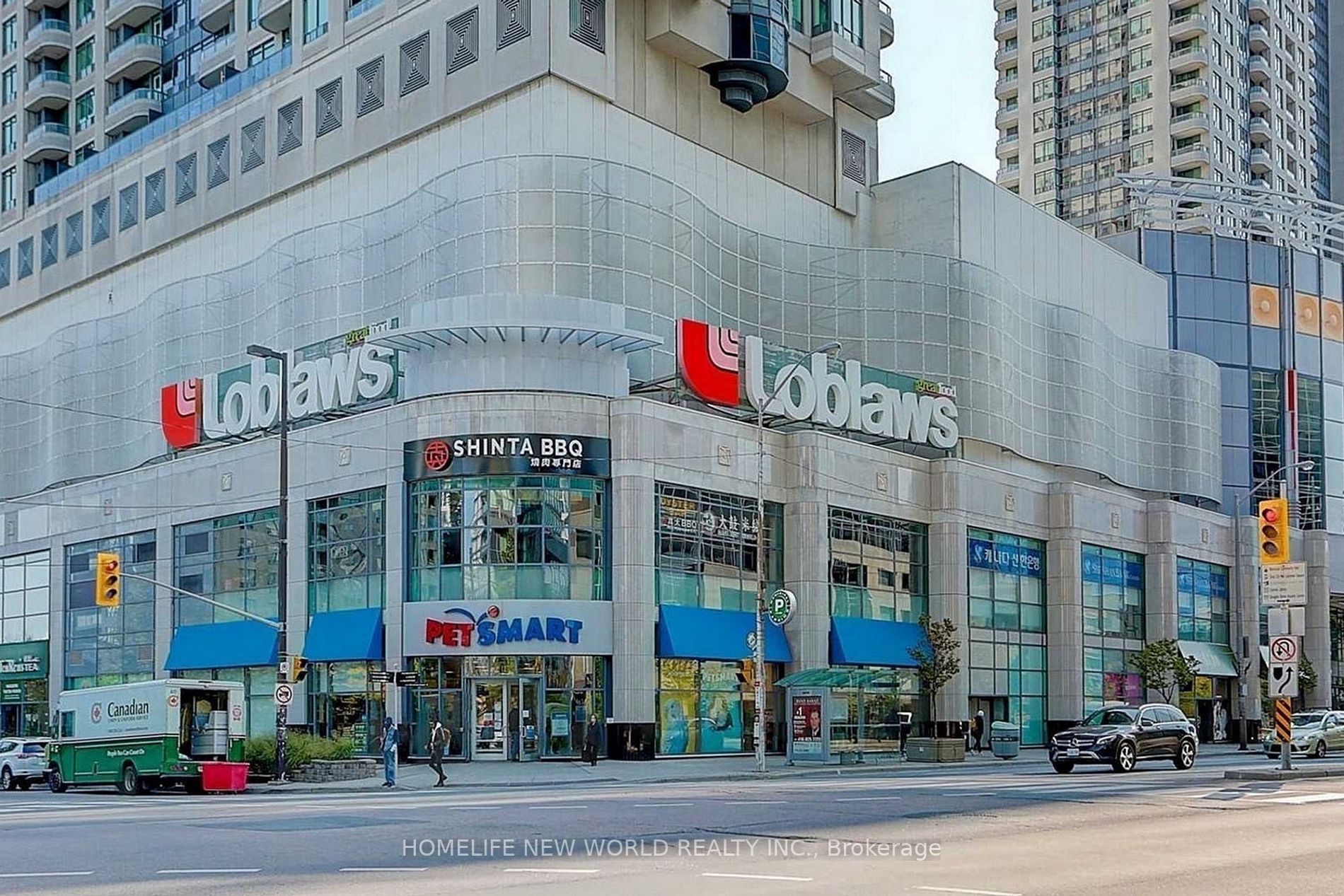 5162 Yonge St, #706