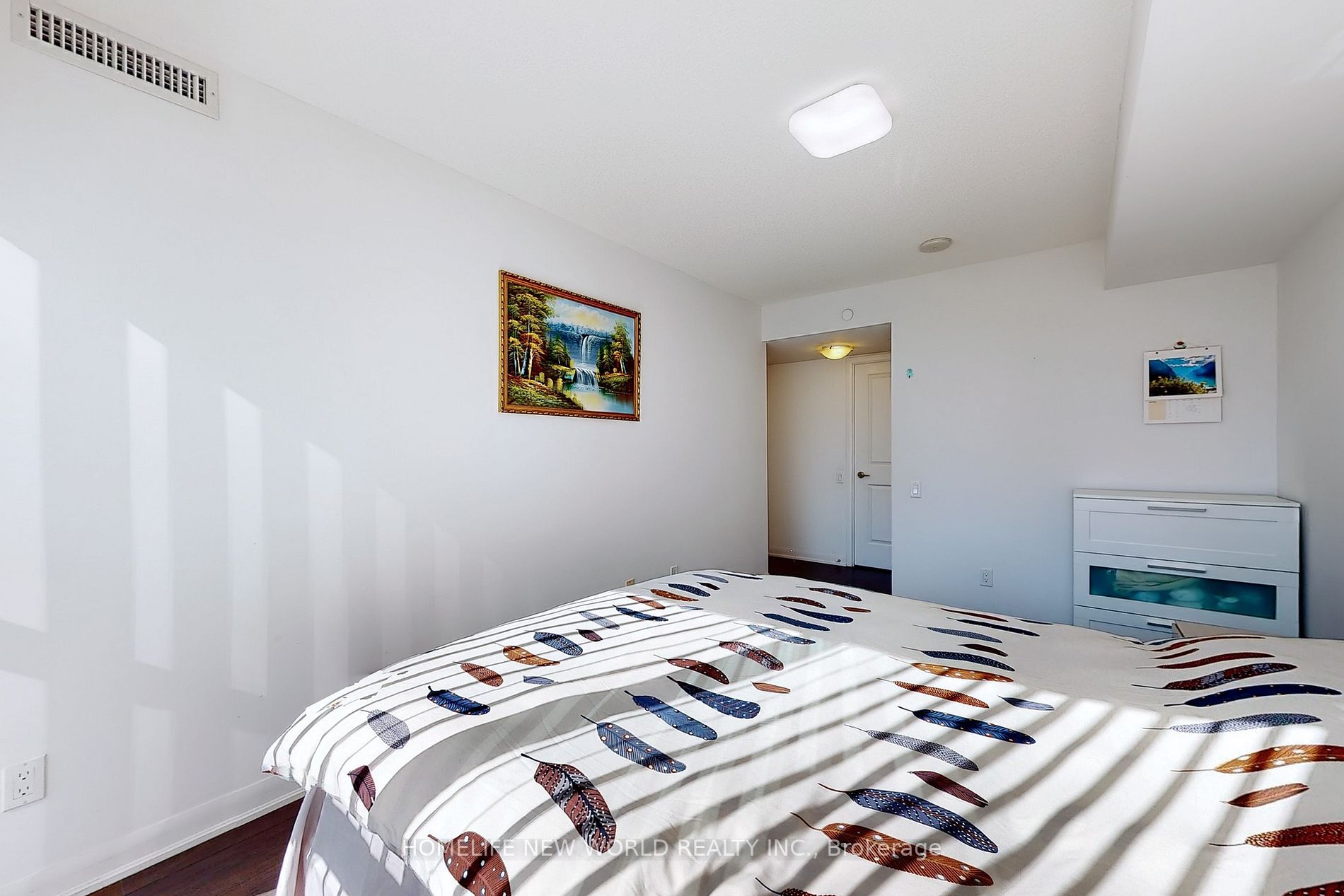 5162 Yonge St, #706