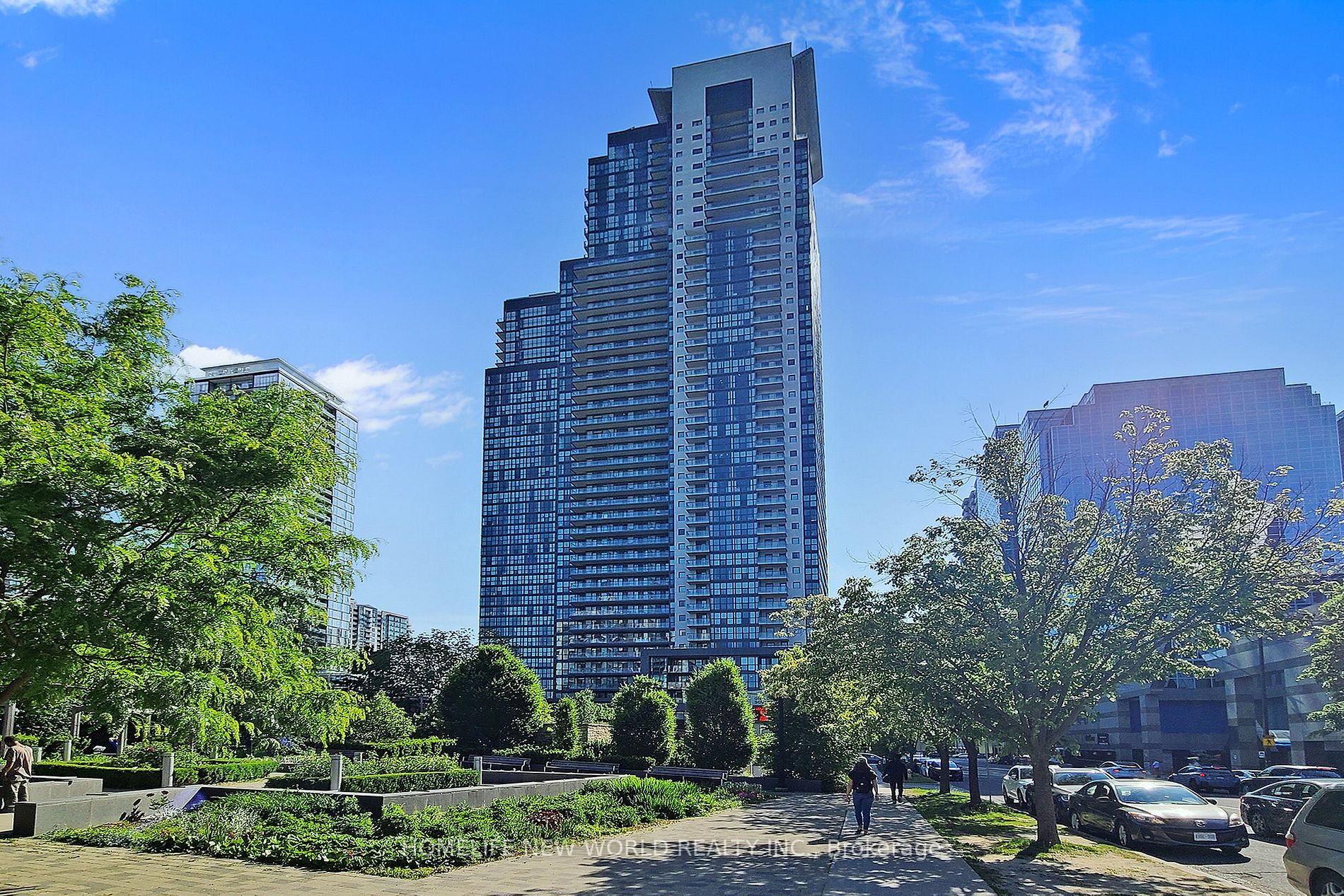 5162 Yonge St, #706