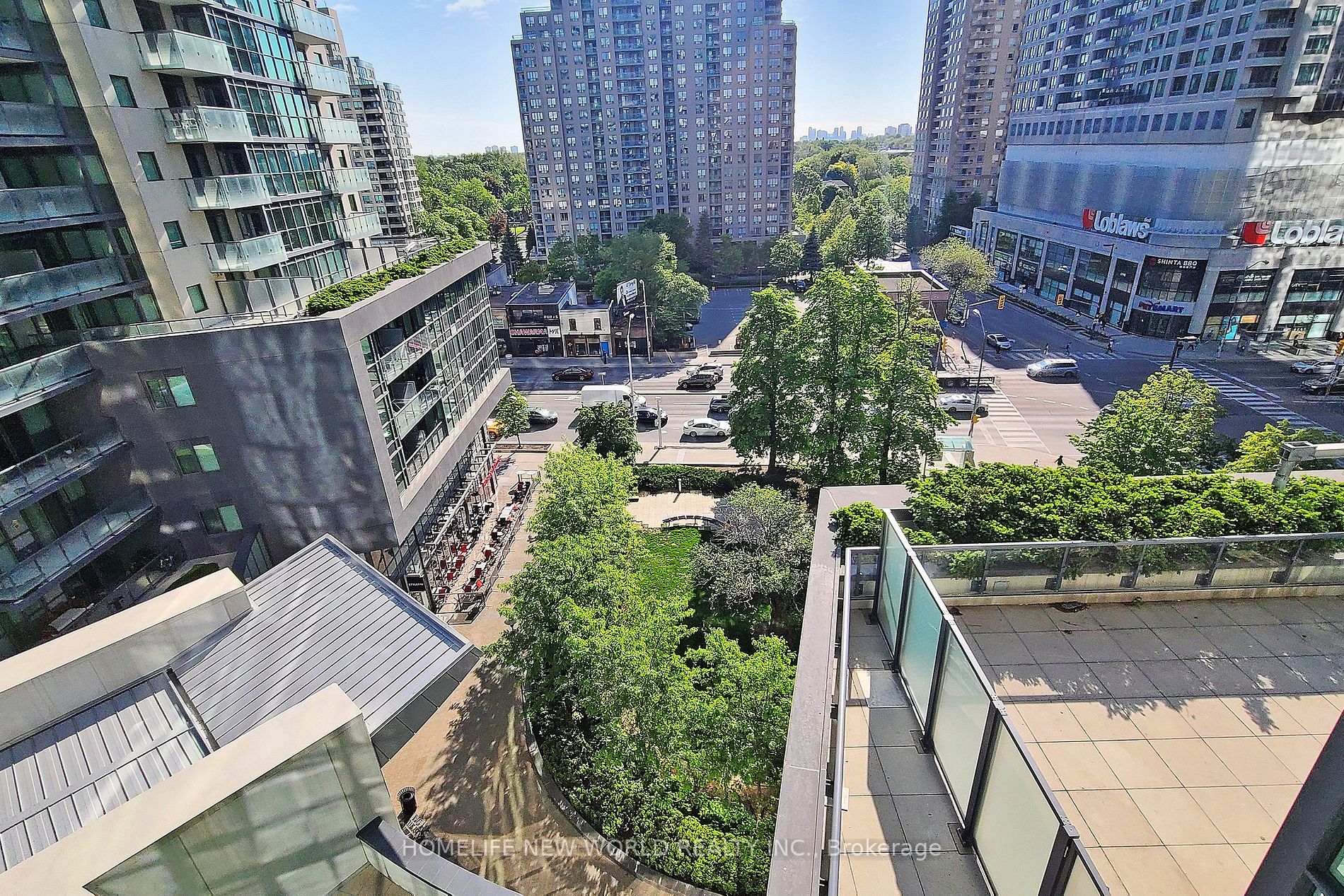 5162 Yonge St, #706
