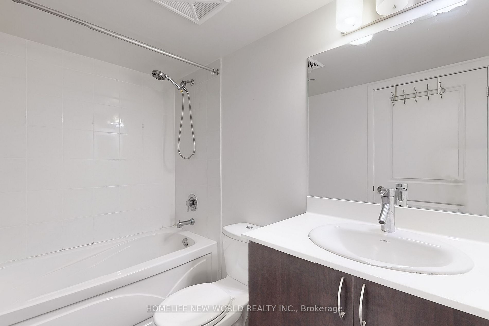 5162 Yonge St, #706