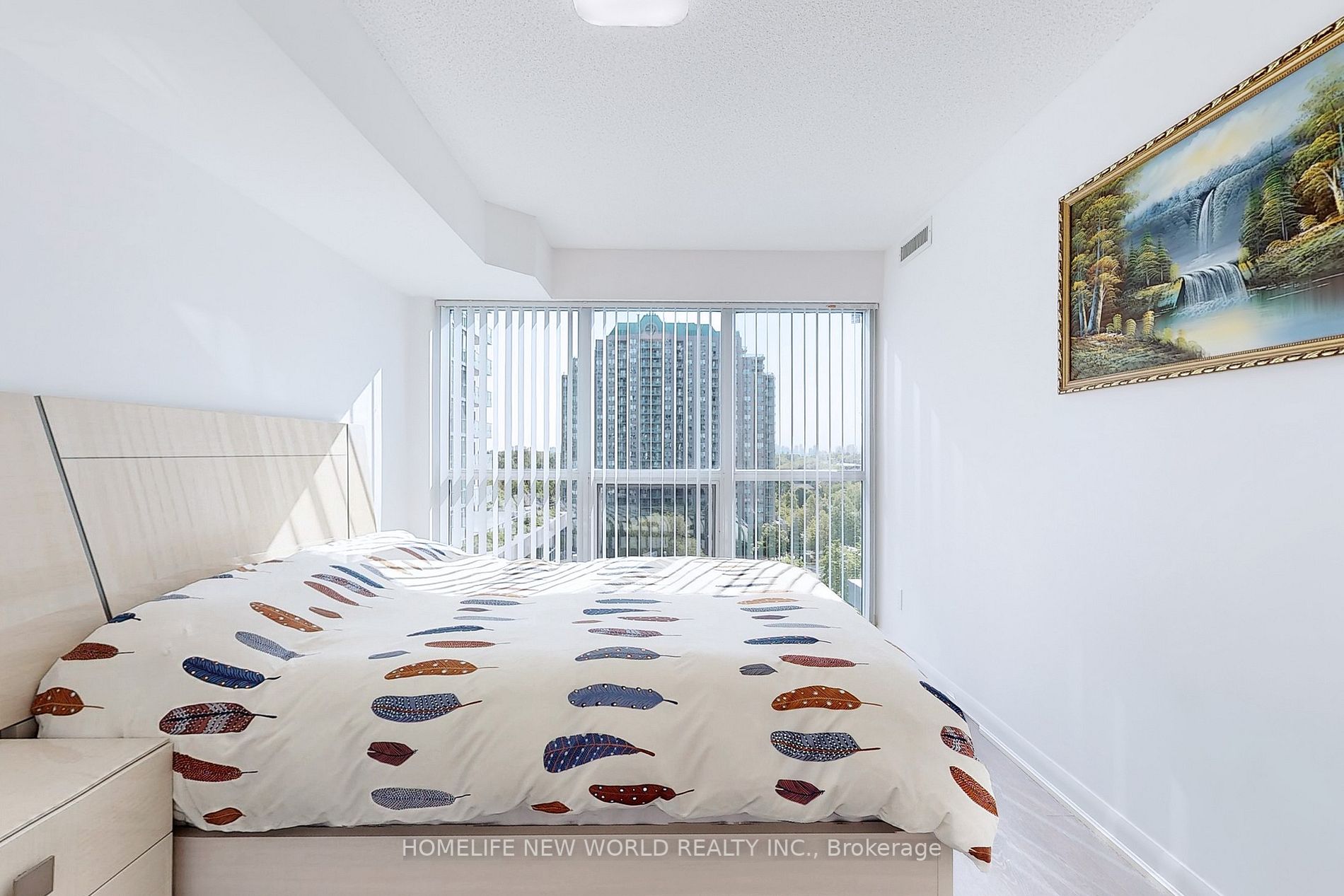 5162 Yonge St, #706