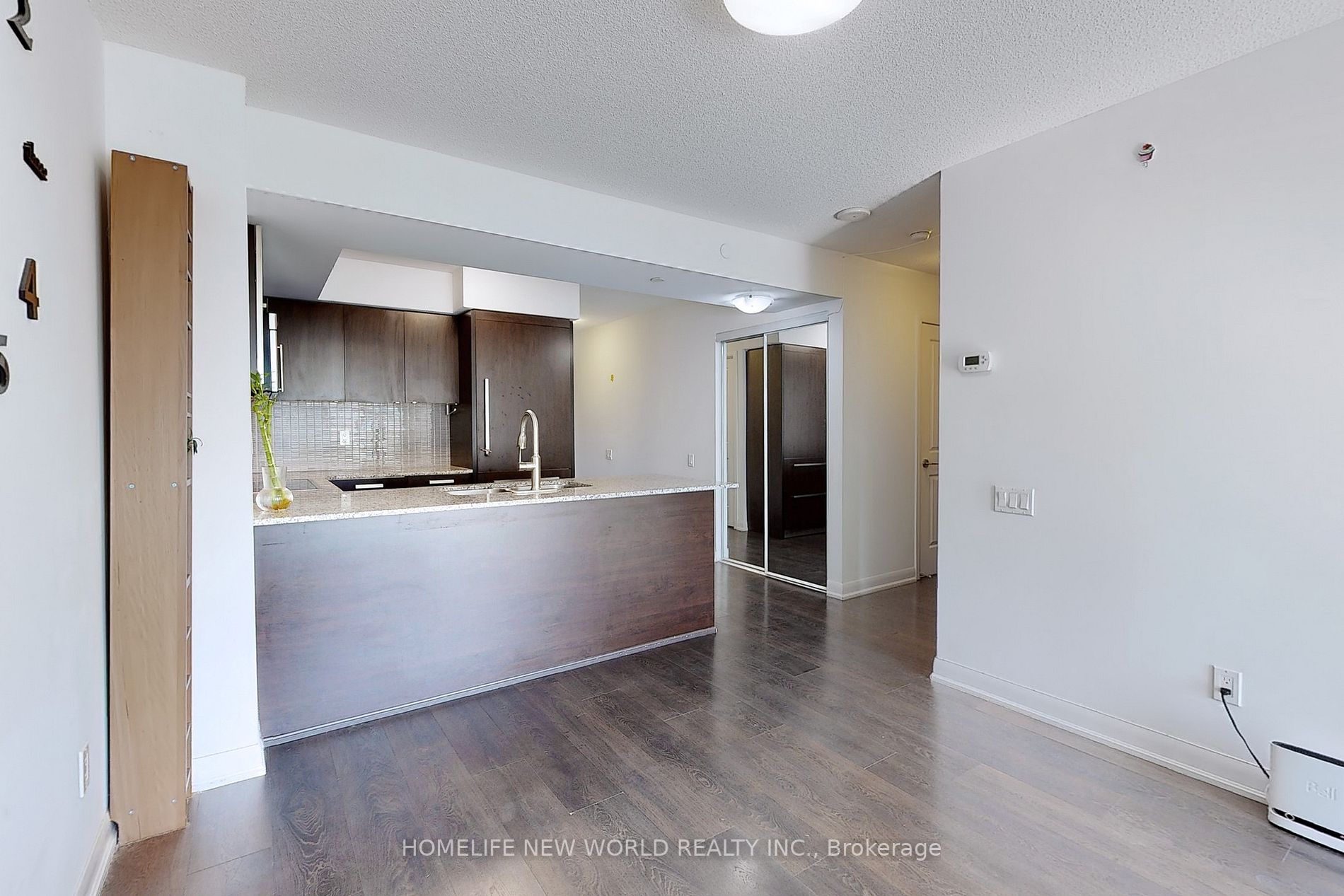 5162 Yonge St, #706