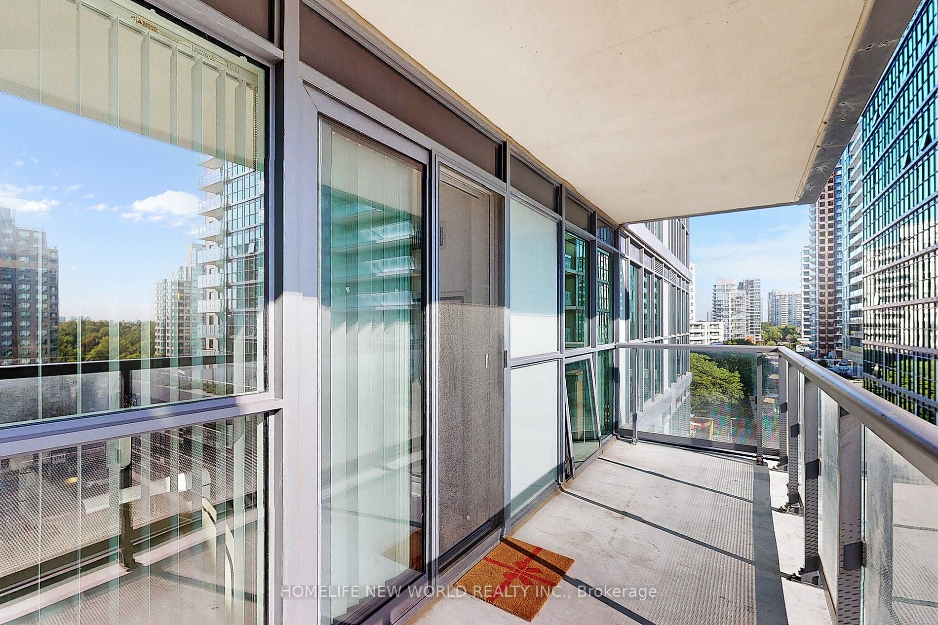5162 Yonge St, #706