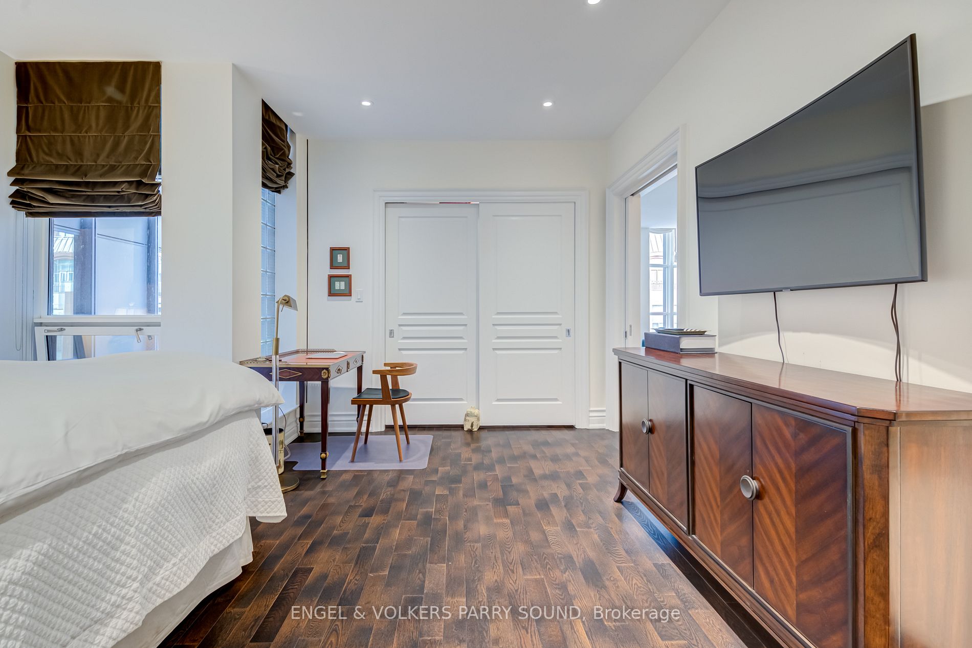 22 St Thomas St, #7C