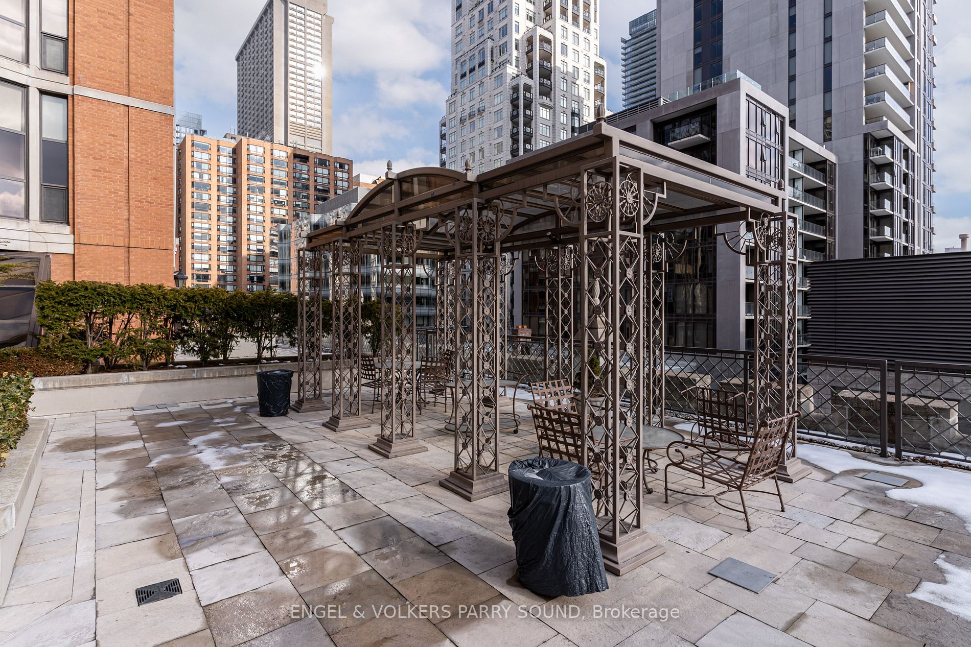 22 St Thomas St, #7C
