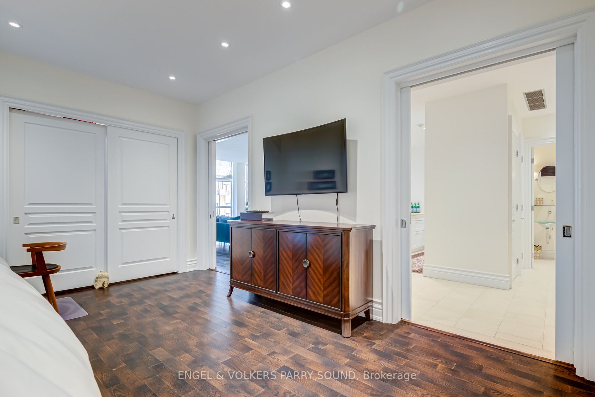 22 St Thomas St, #7C