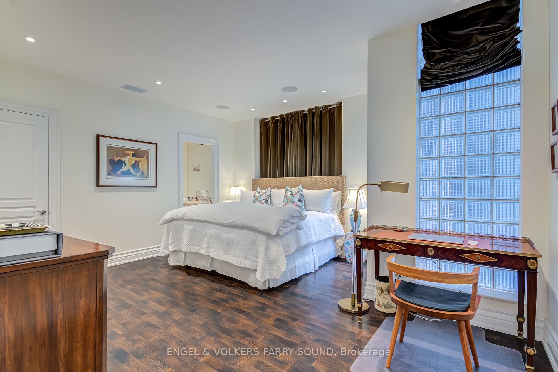 22 St Thomas St, #7C