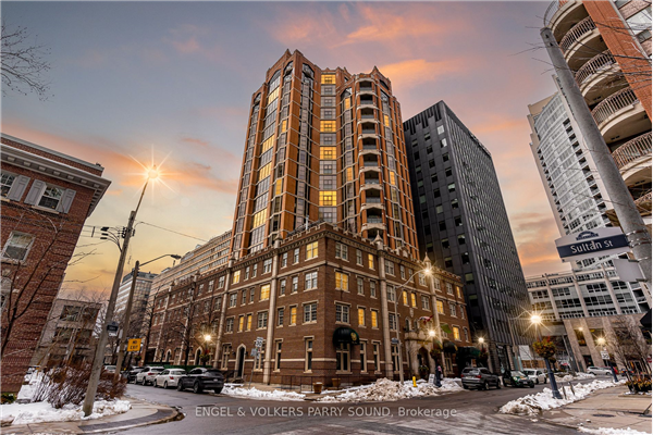22 St Thomas St, Toronto