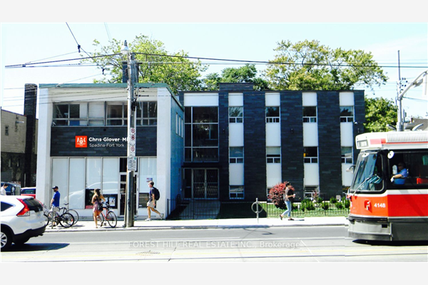 226 Bathurst St, Toronto