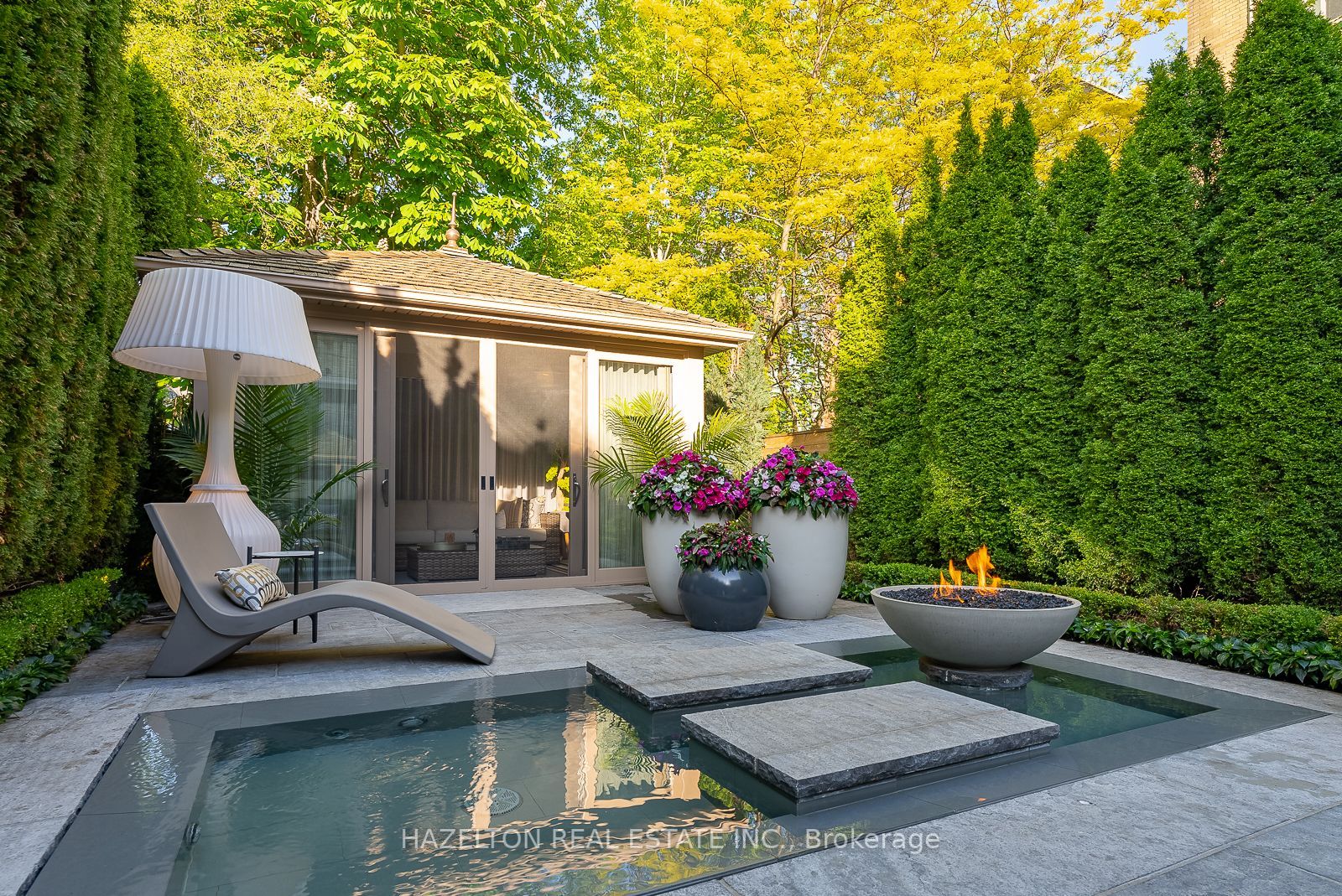 9 Parkwood Ave