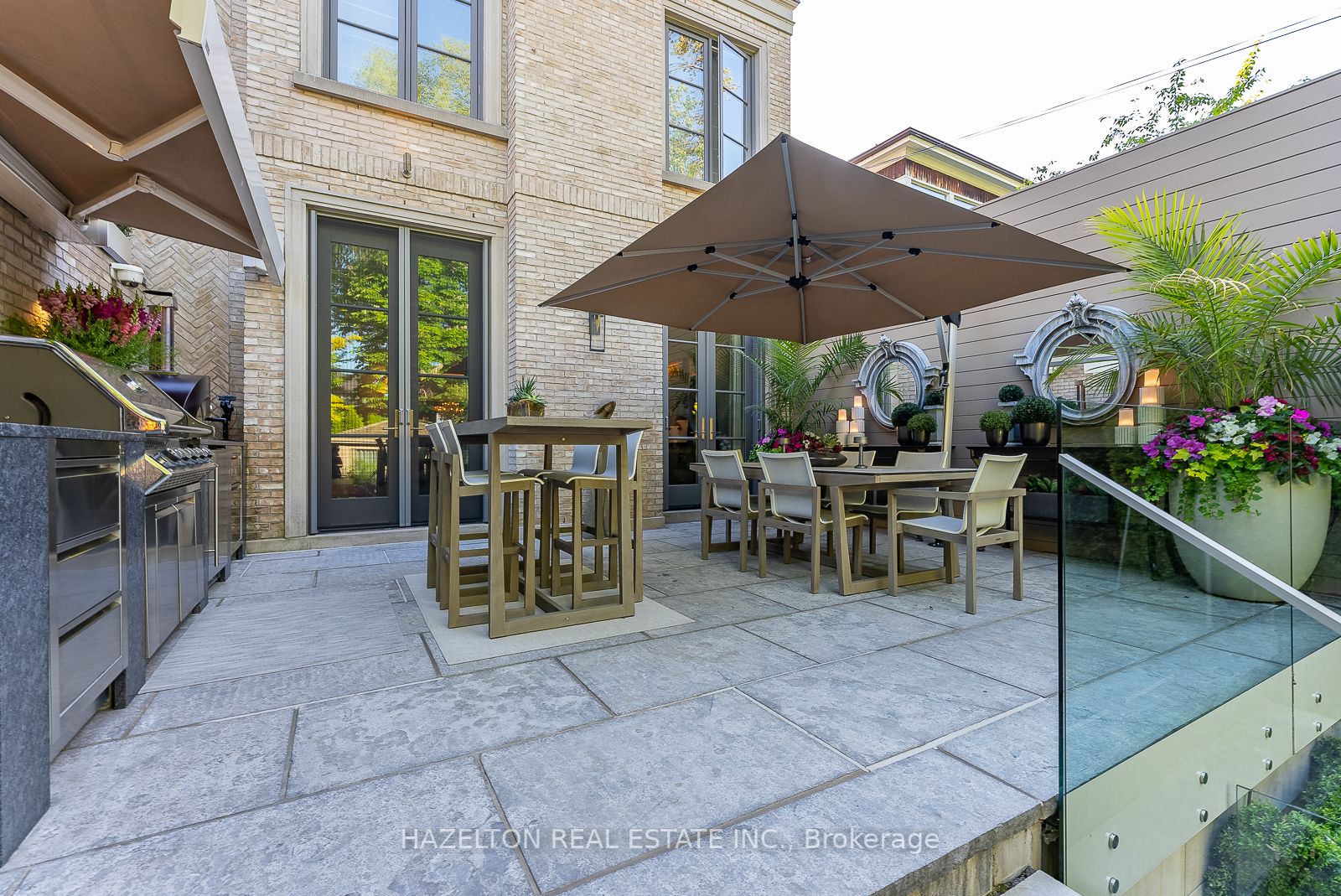 9 Parkwood Ave