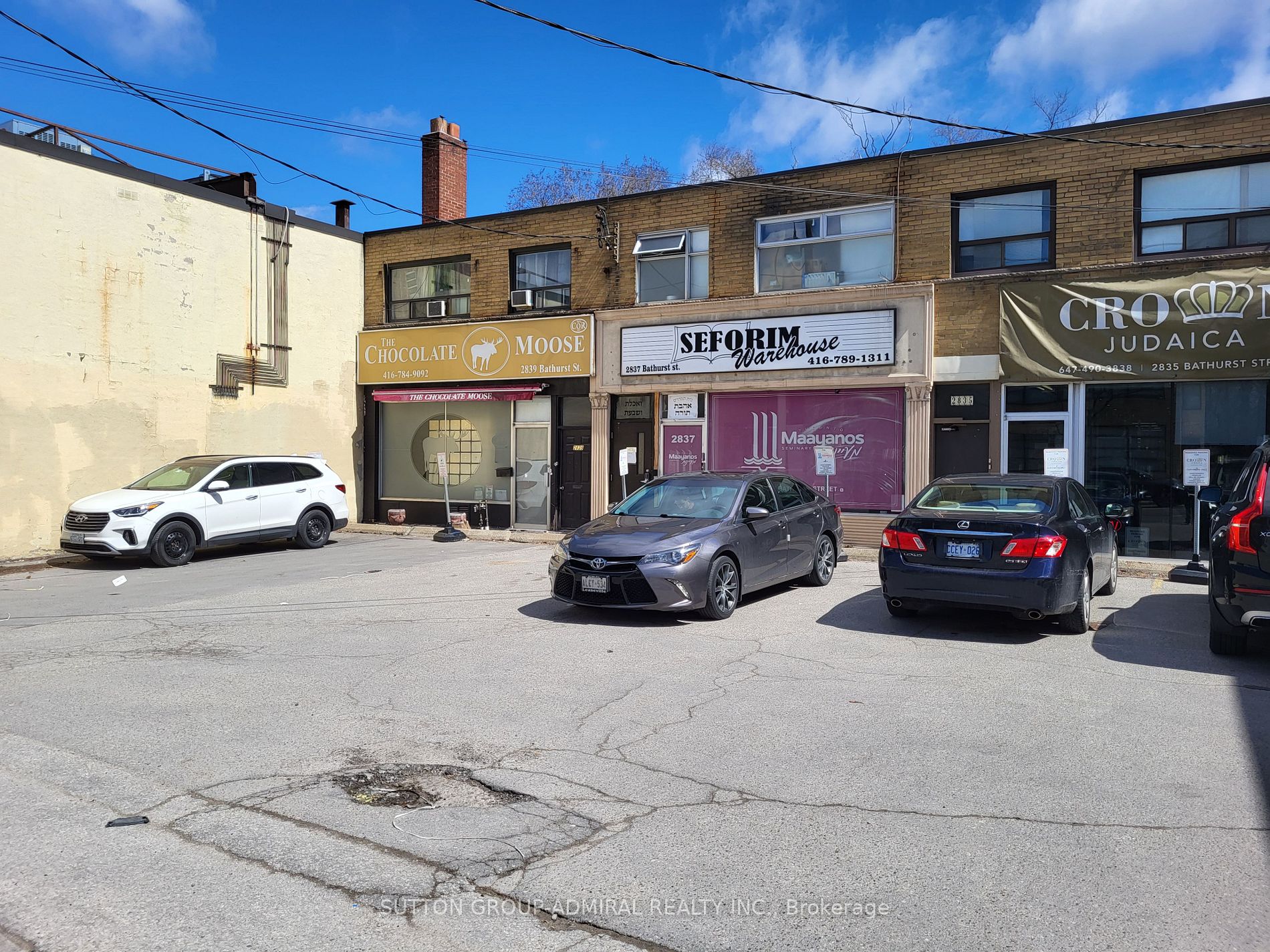 2839 Bathurst St