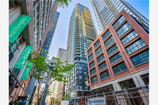 115 Blue Jays Way, Toronto