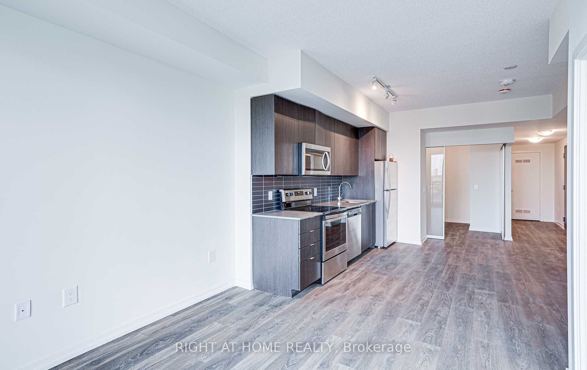 3237 Bayview Ave, #807