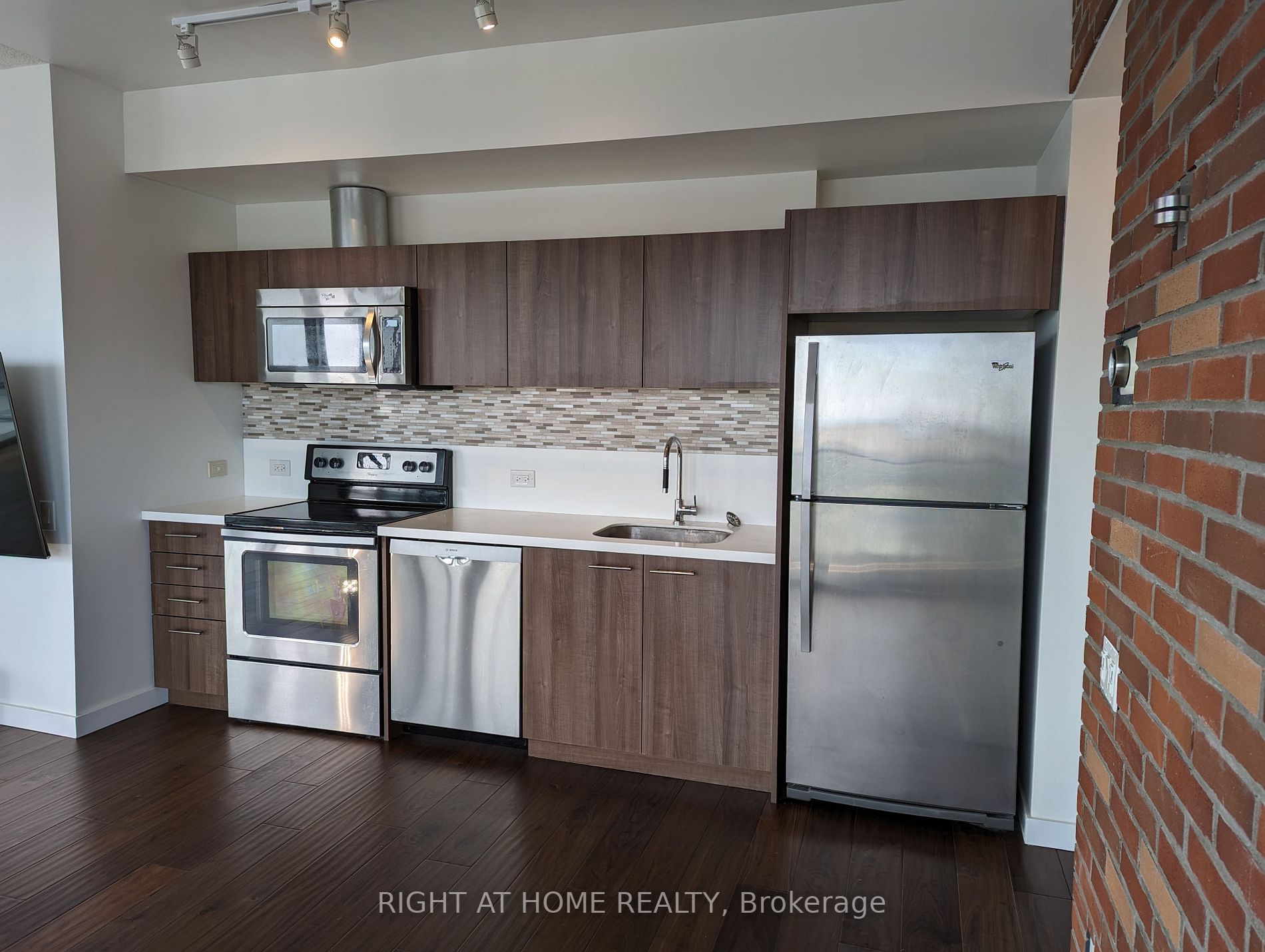 390 Cherry St, #1907