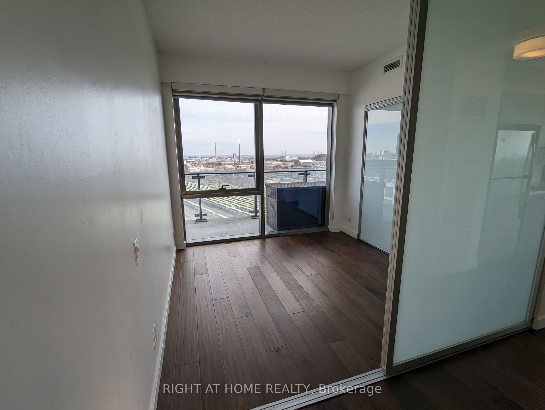 390 Cherry St, #1907