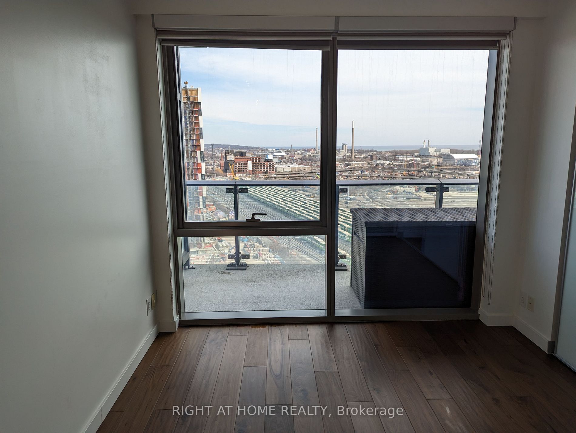 390 Cherry St, #1907