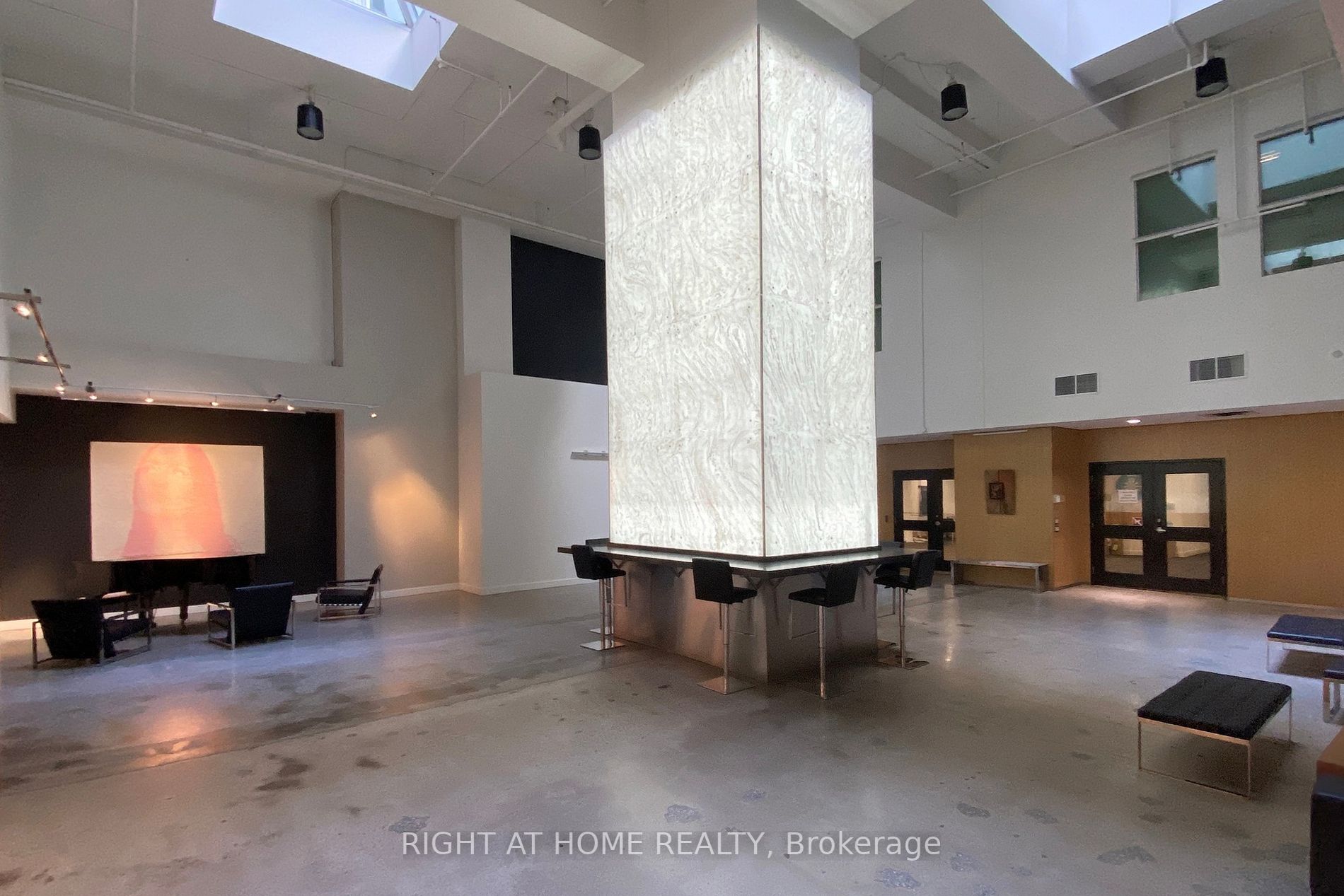 155 Dalhousie St, #718