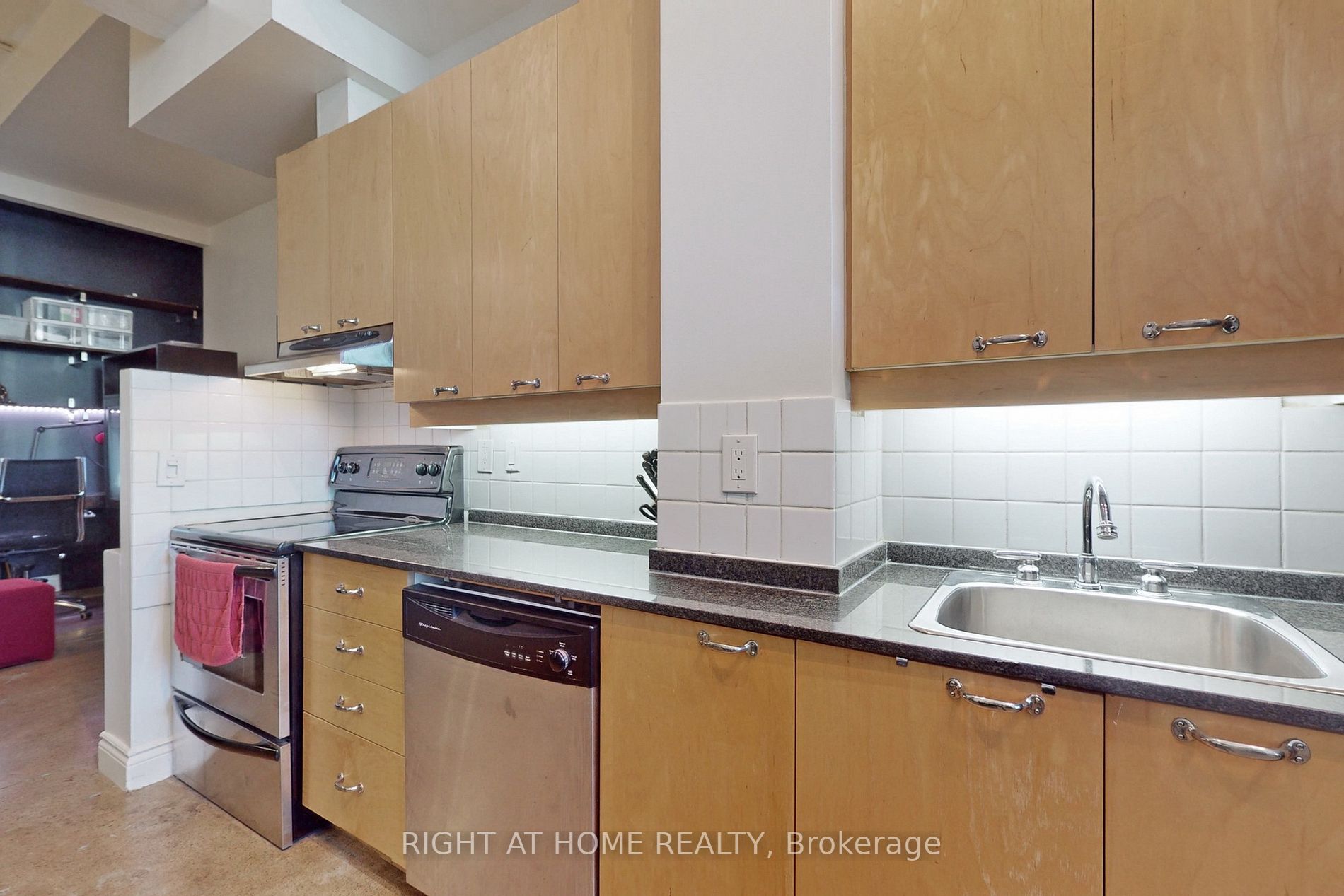 155 Dalhousie St, #718