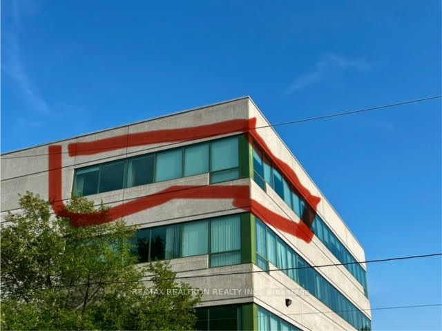 3910 Bathurst St, #404