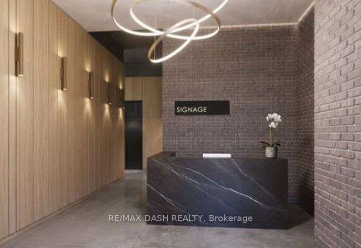899 College St, #616