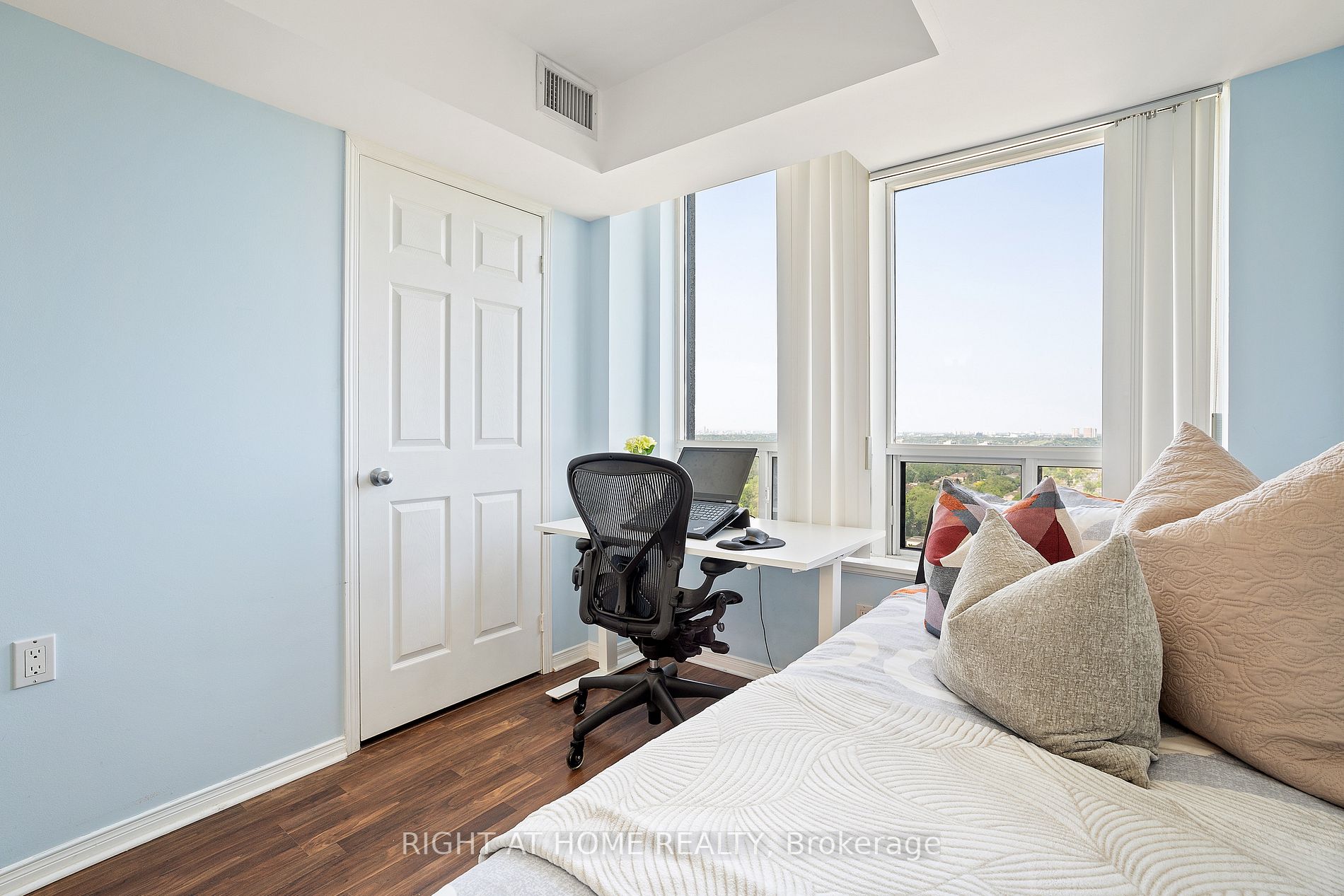 35 Finch Ave E, #Ph 207