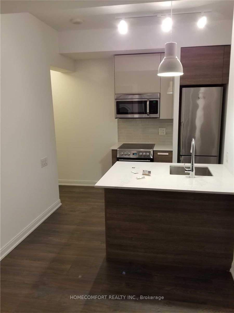 42 Charles St E, #809