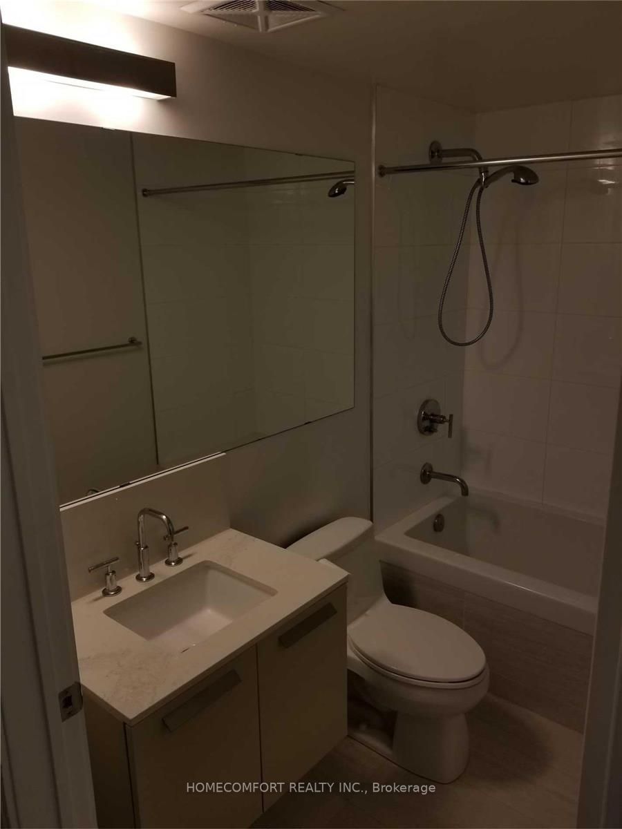 42 Charles St E, #809