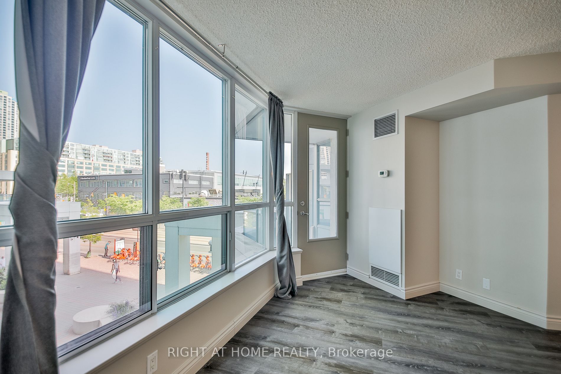 230 Queens Quay W #222