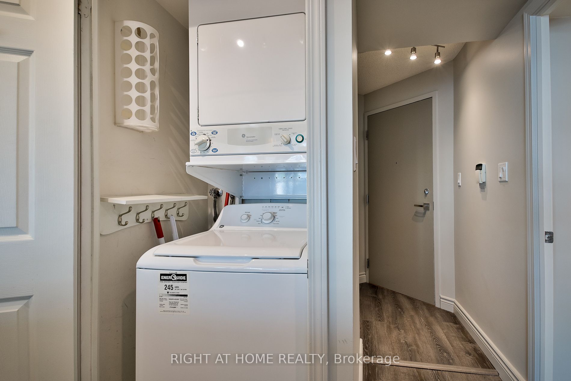 230 Queens Quay W #222