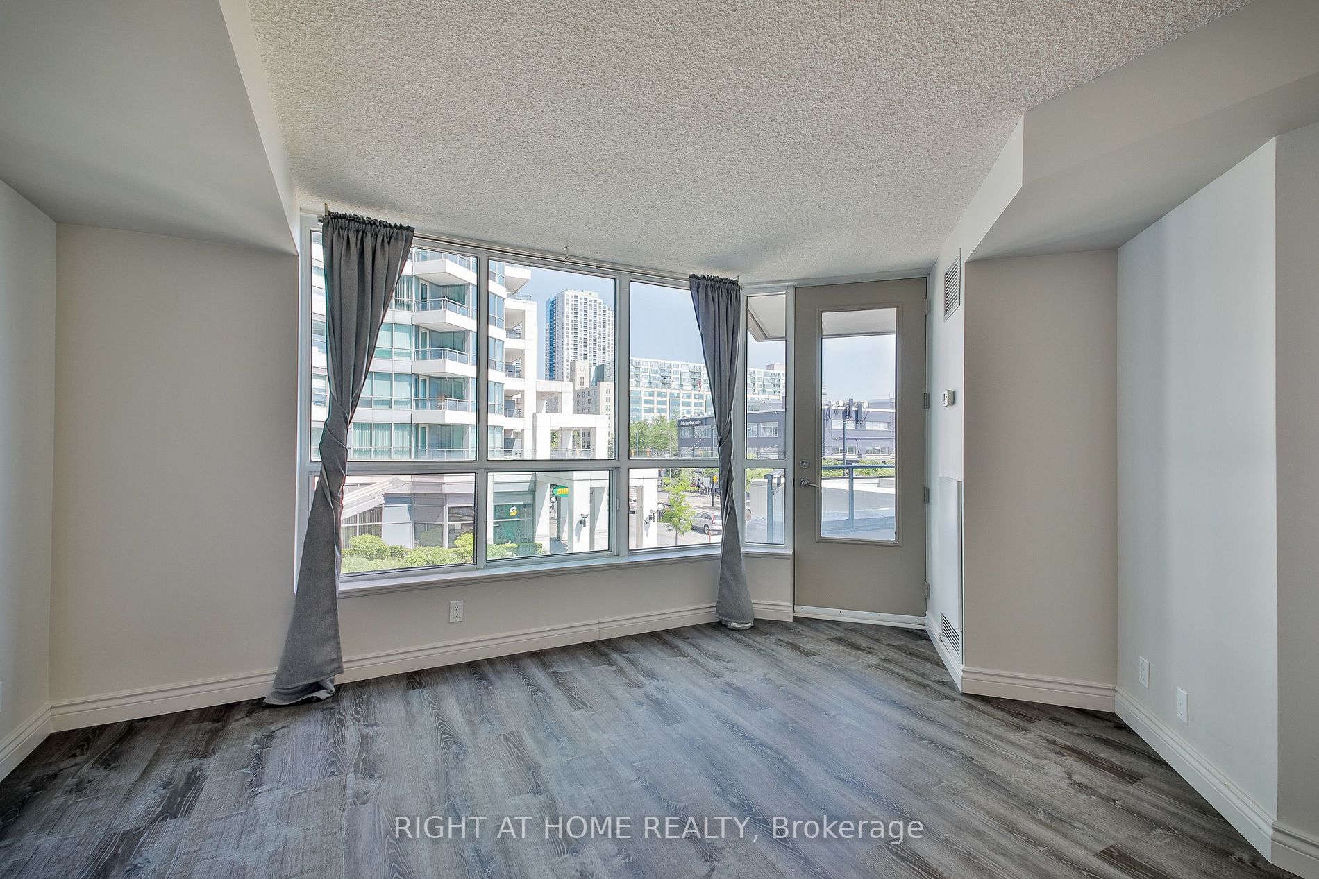 230 Queens Quay W #222