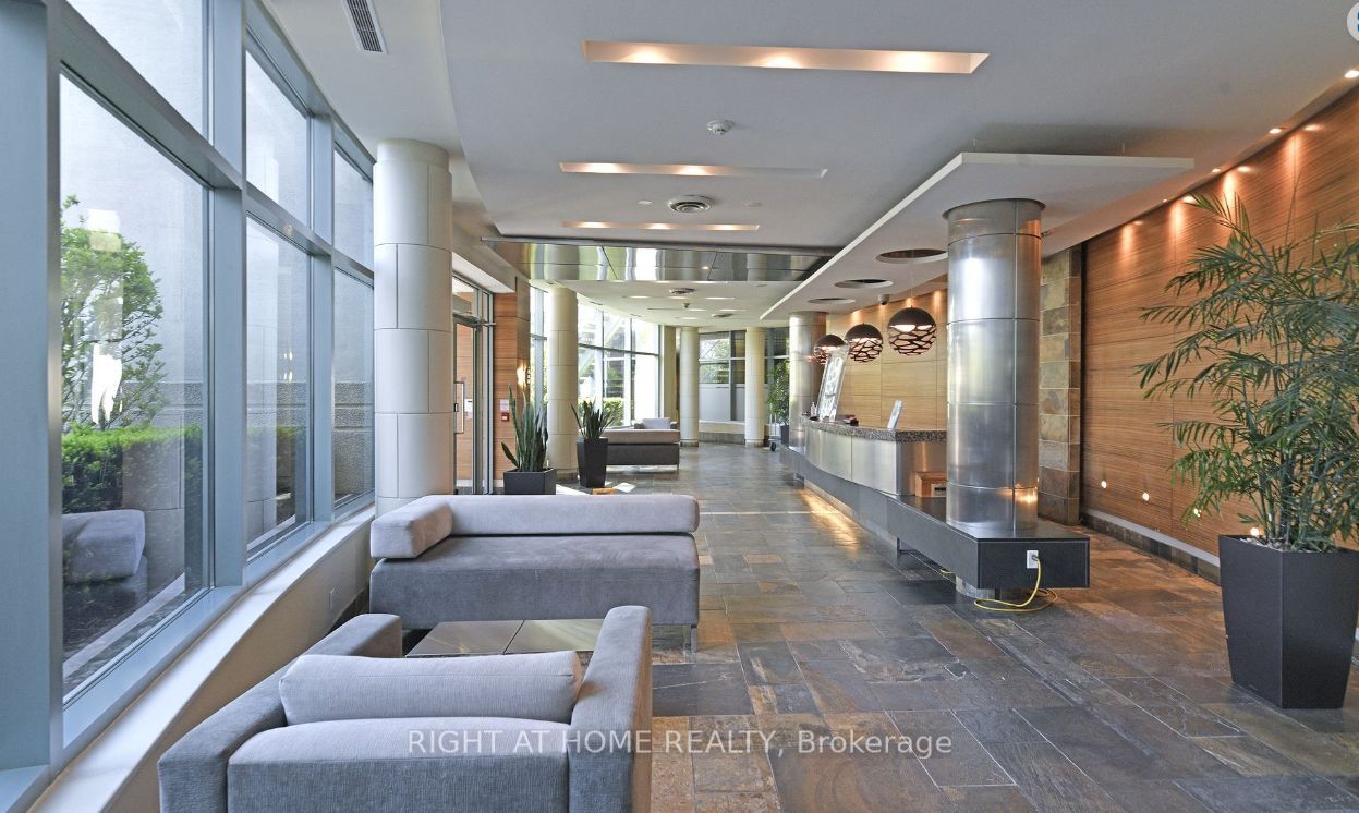 230 Queens Quay W #222