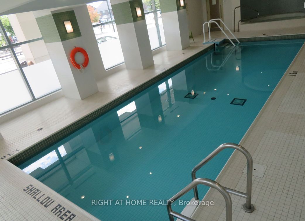 230 Queens Quay W #222