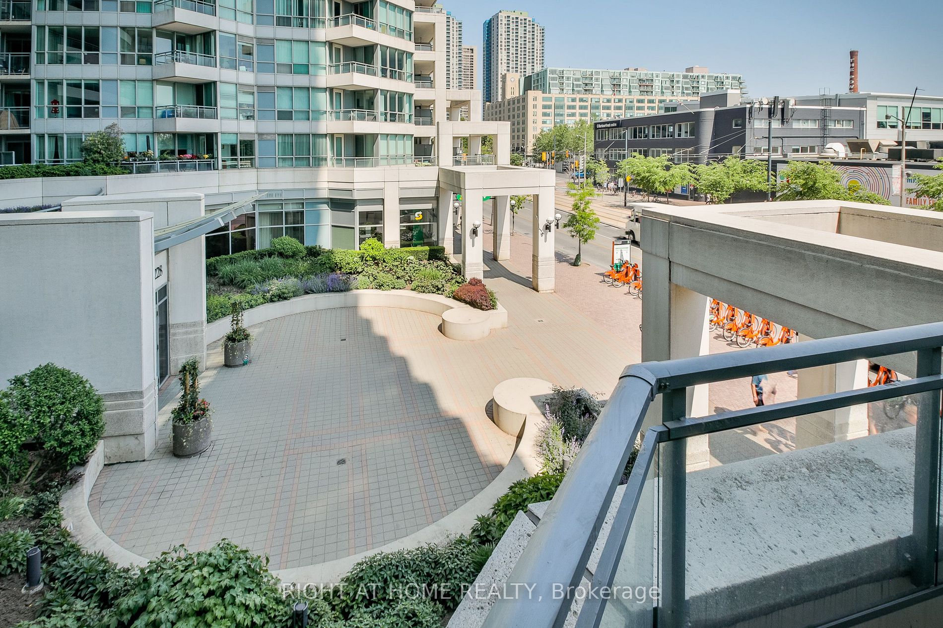 230 Queens Quay W #222