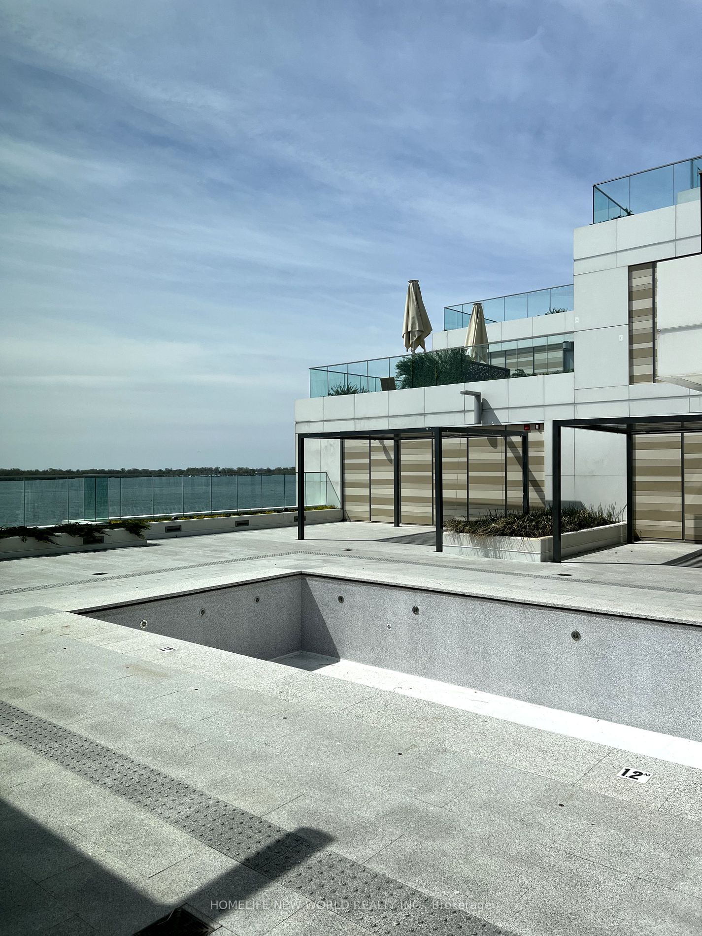 118 Merchants' Wharf, #622