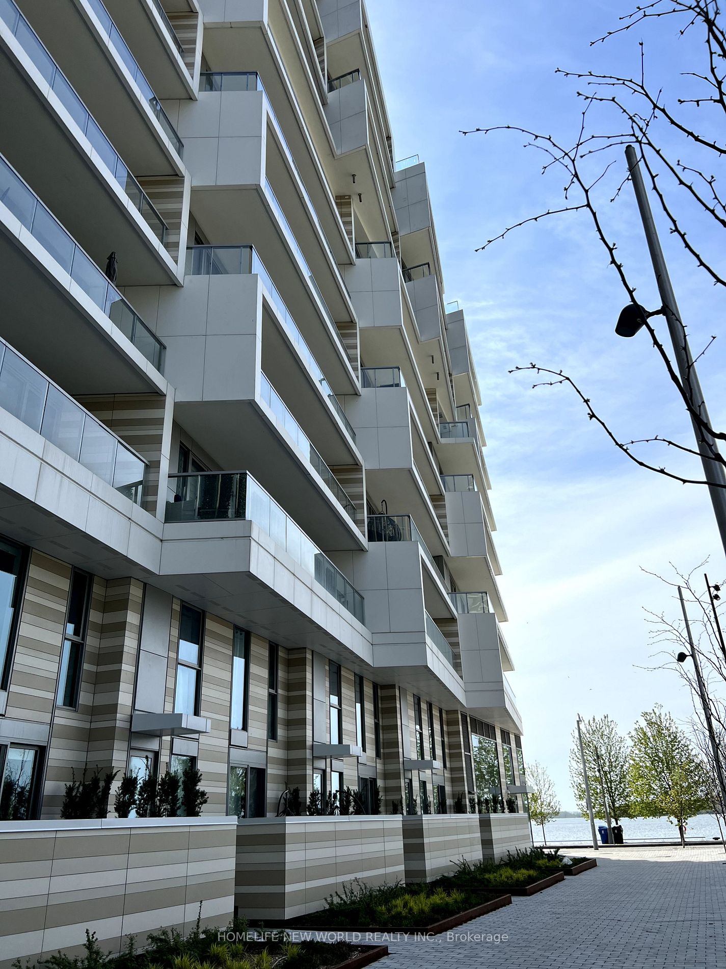 118 Merchants' Wharf, #622